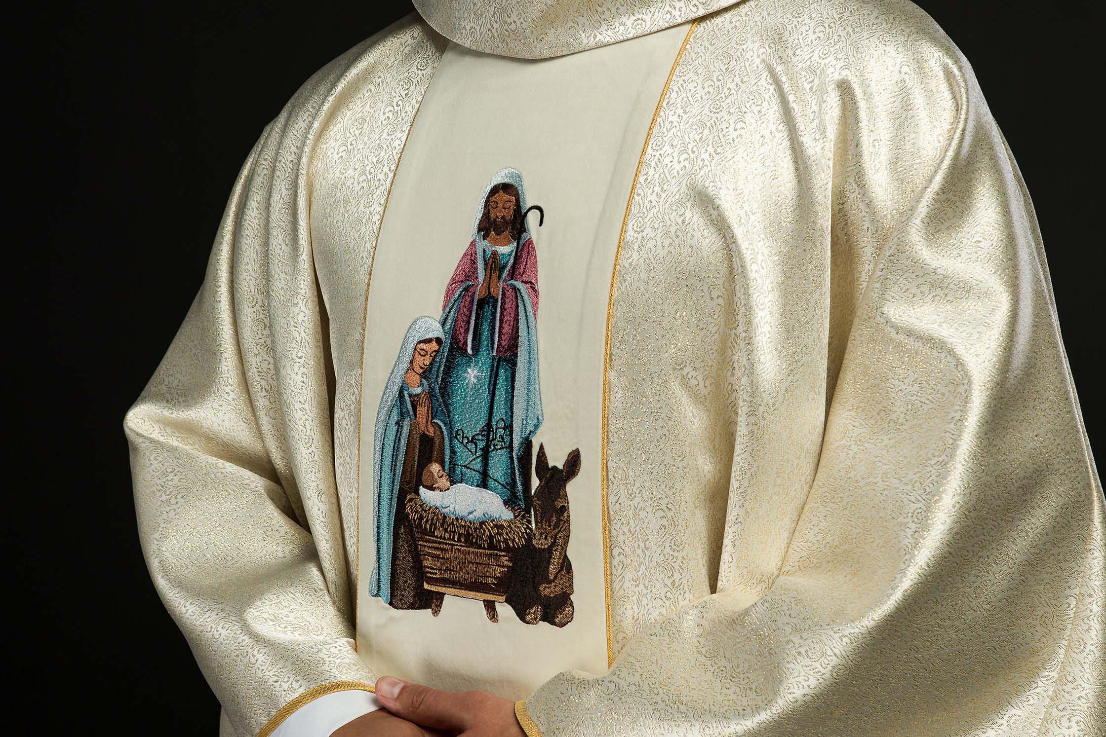 Come scegliere il paramento ideale per Natale? Guida per sacerdoti e parrocchiani - PERILPRETE.IT