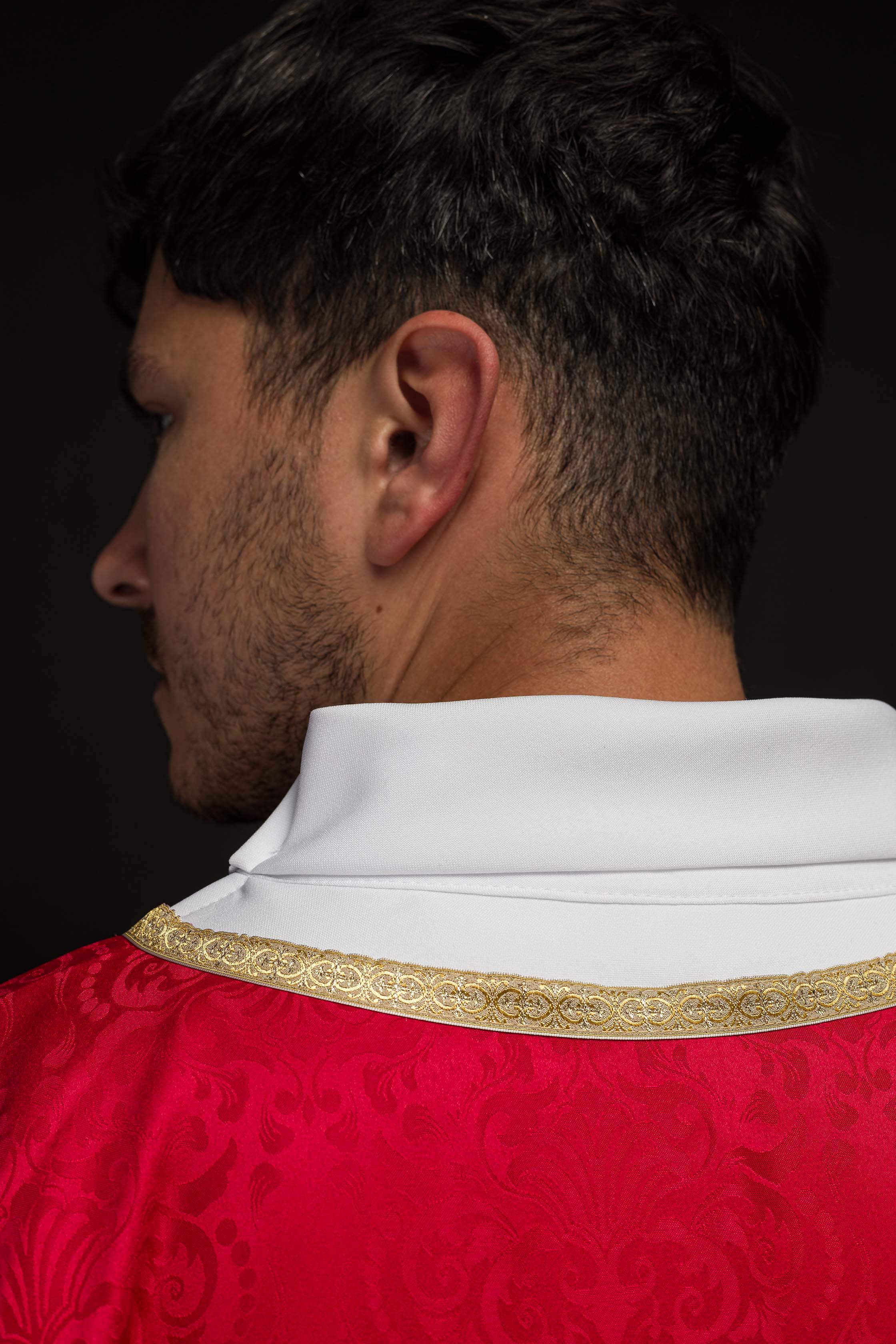 Casula ricamata con lo Spirito Santo su tessuto jacquard