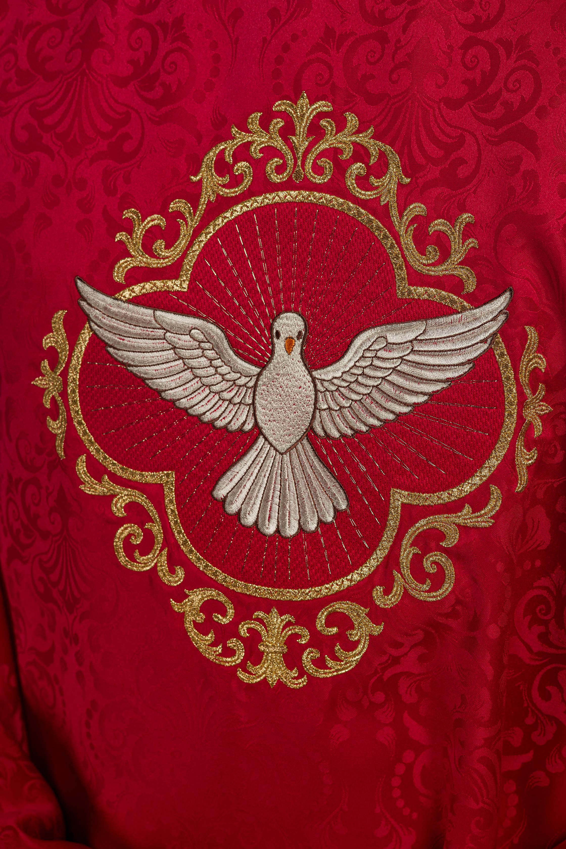 Casula ricamata con lo Spirito Santo su tessuto jacquard