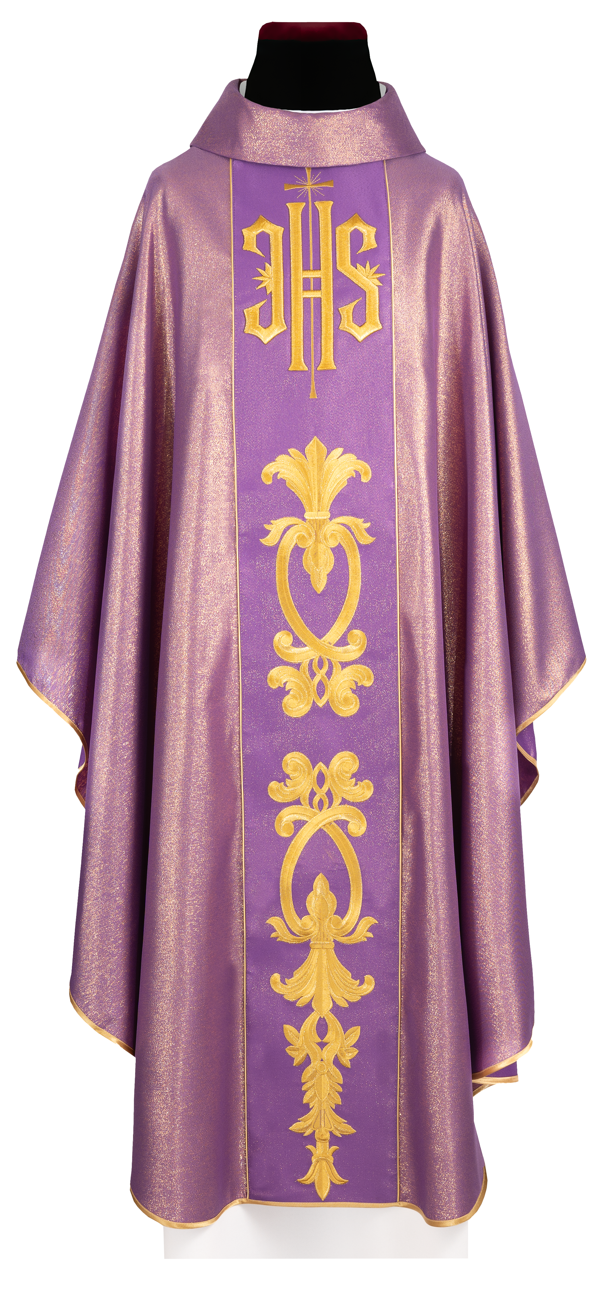 Pianeta viola riccamente decorata con motivo dorato e ampia fascia IHS