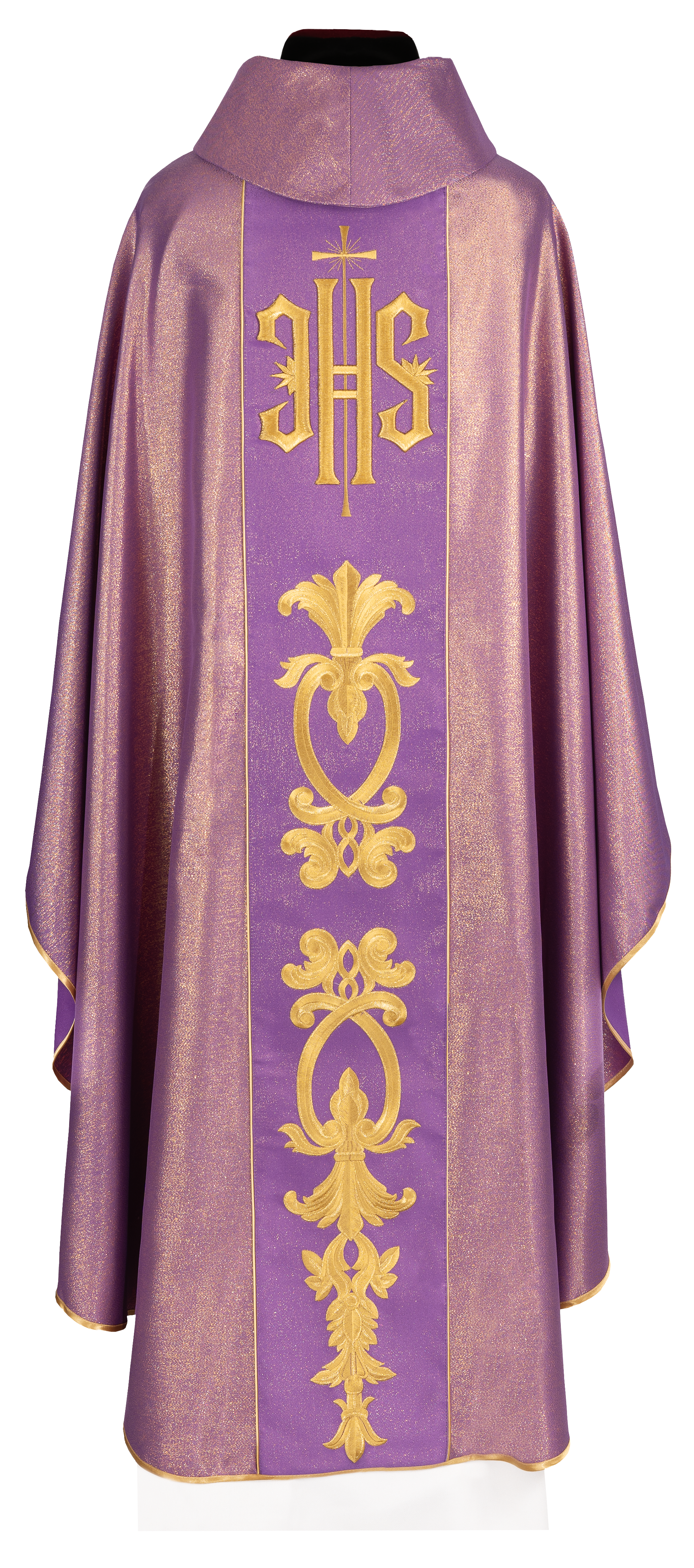 Pianeta viola riccamente decorata con motivo dorato e ampia fascia IHS