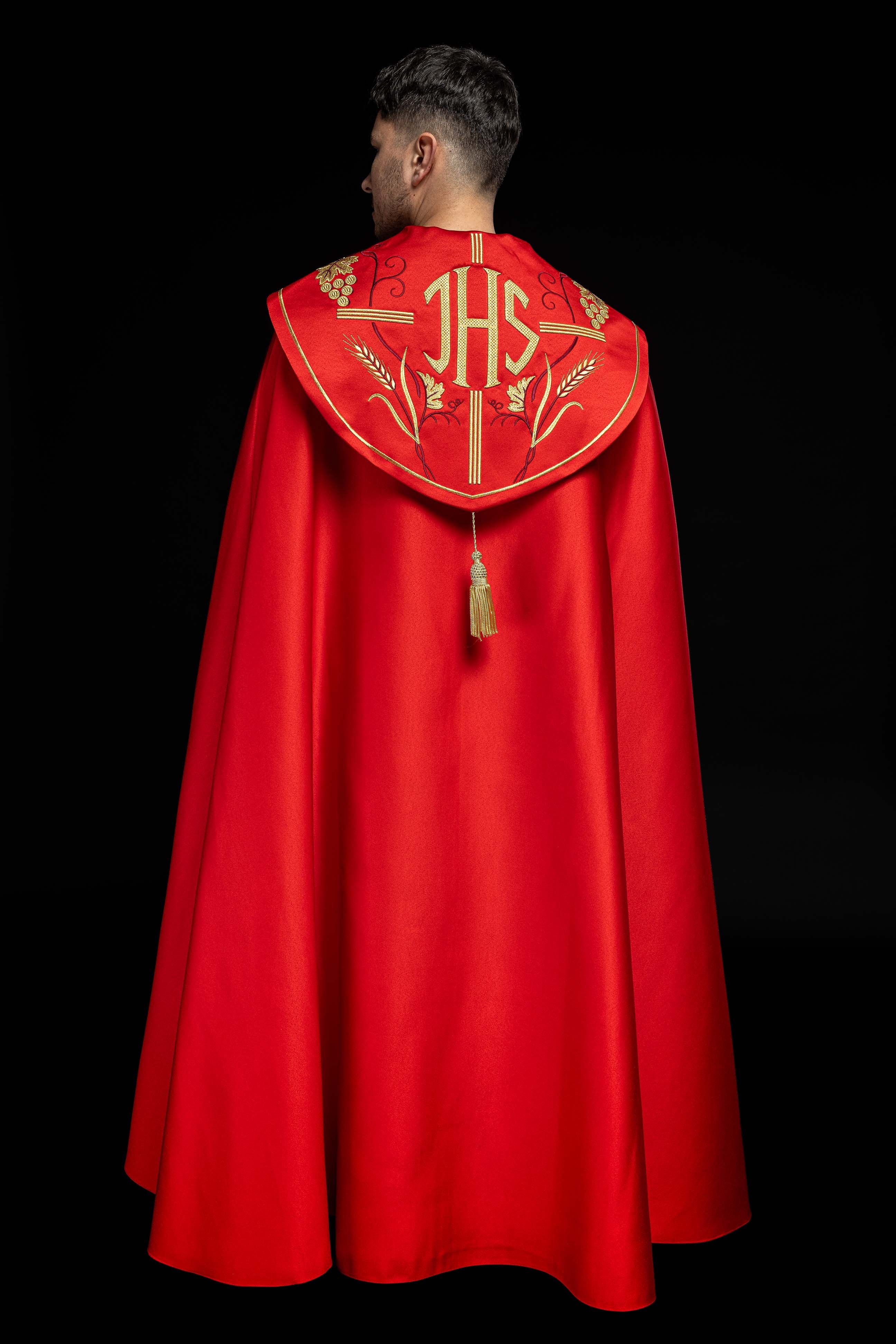 Czerwona kapa liturgiczna z złotym haftem IHS i winogron - ORNATY.PL