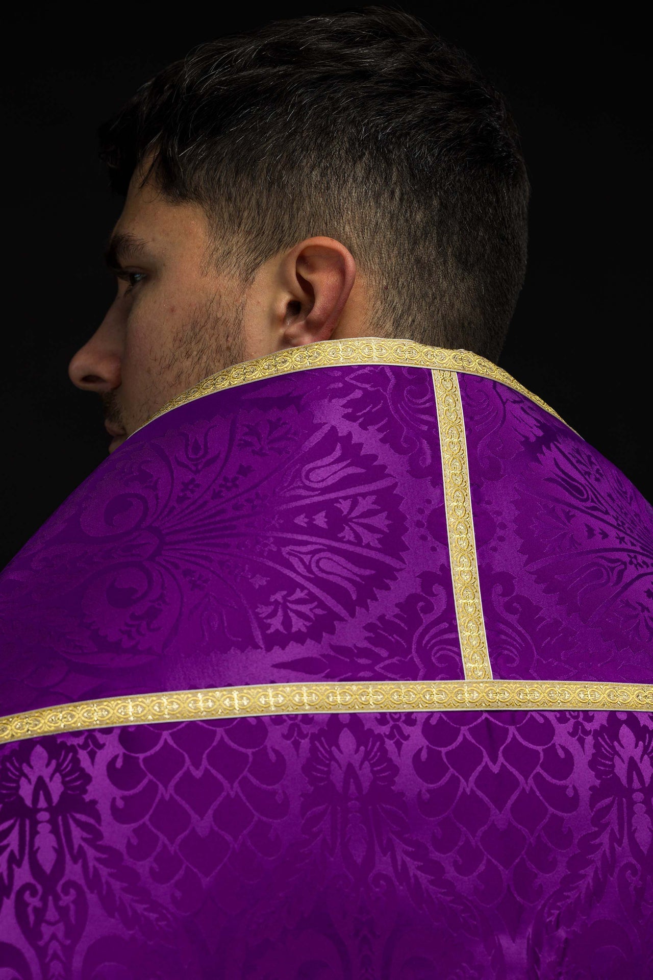 Piviale romano in tessuto jacquard – Viola
