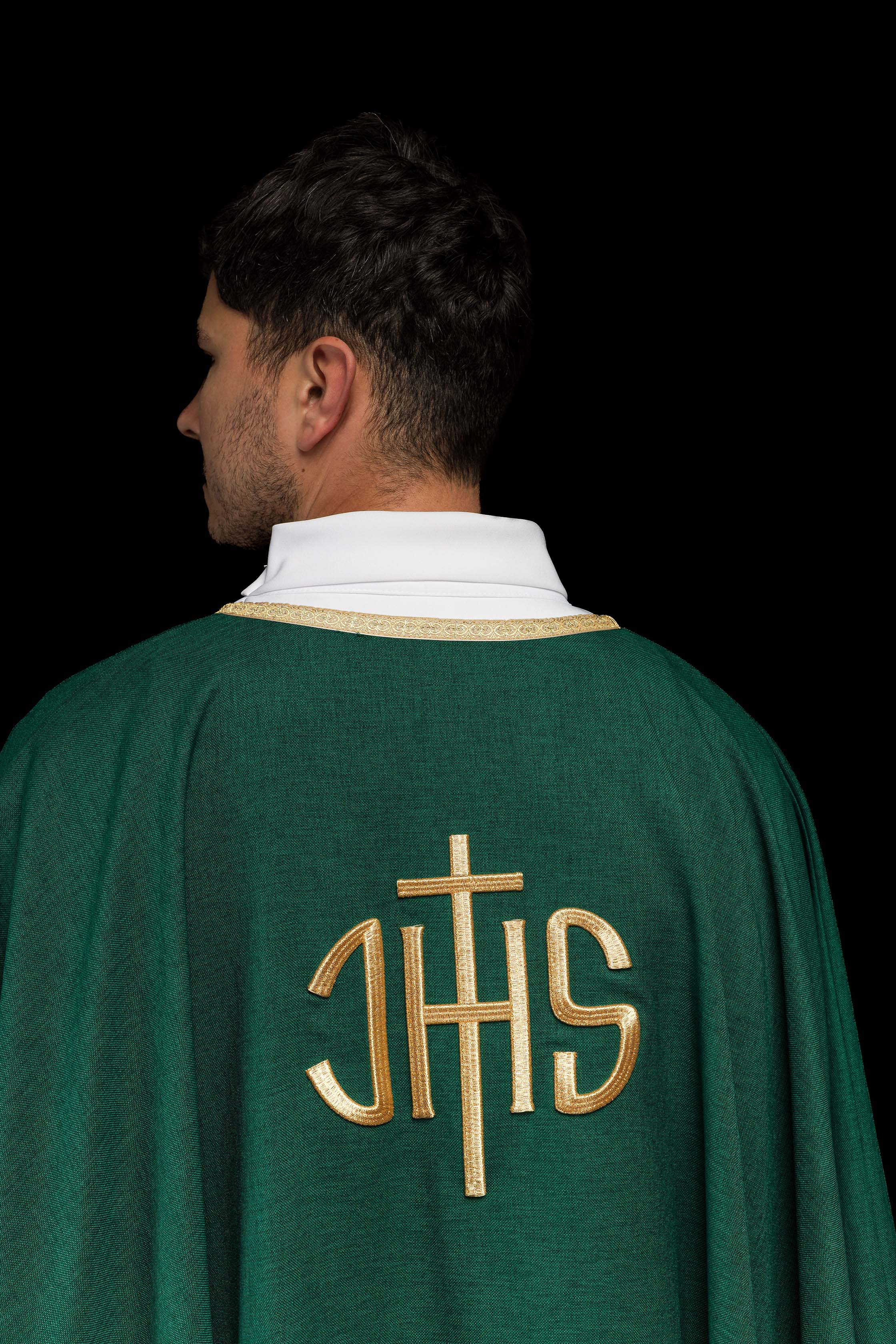 Casula liturgica verde con ricamo dorato IHS