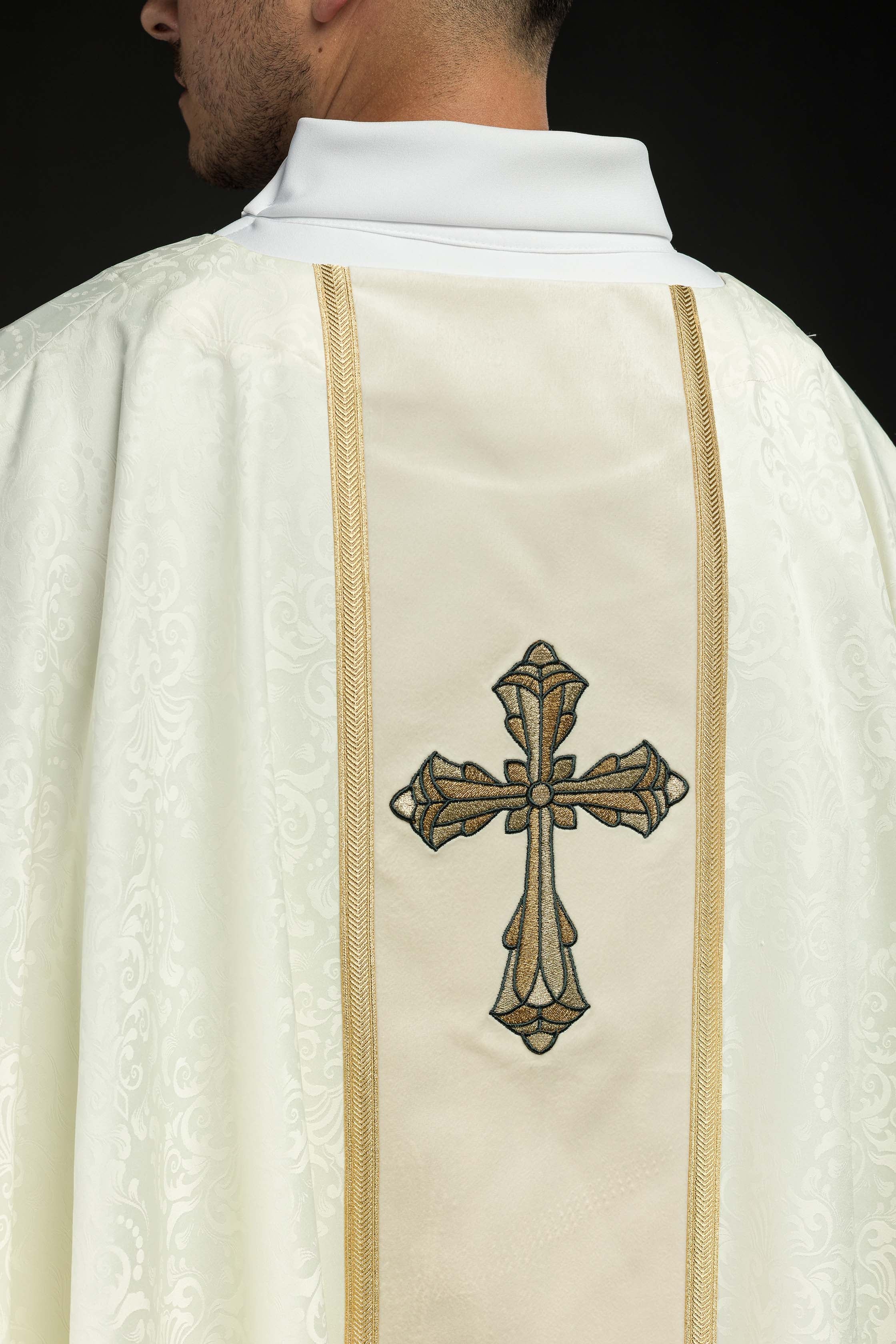 Casula liturgica color ecru con stolone e ricamo della croce su tessuto jacquard