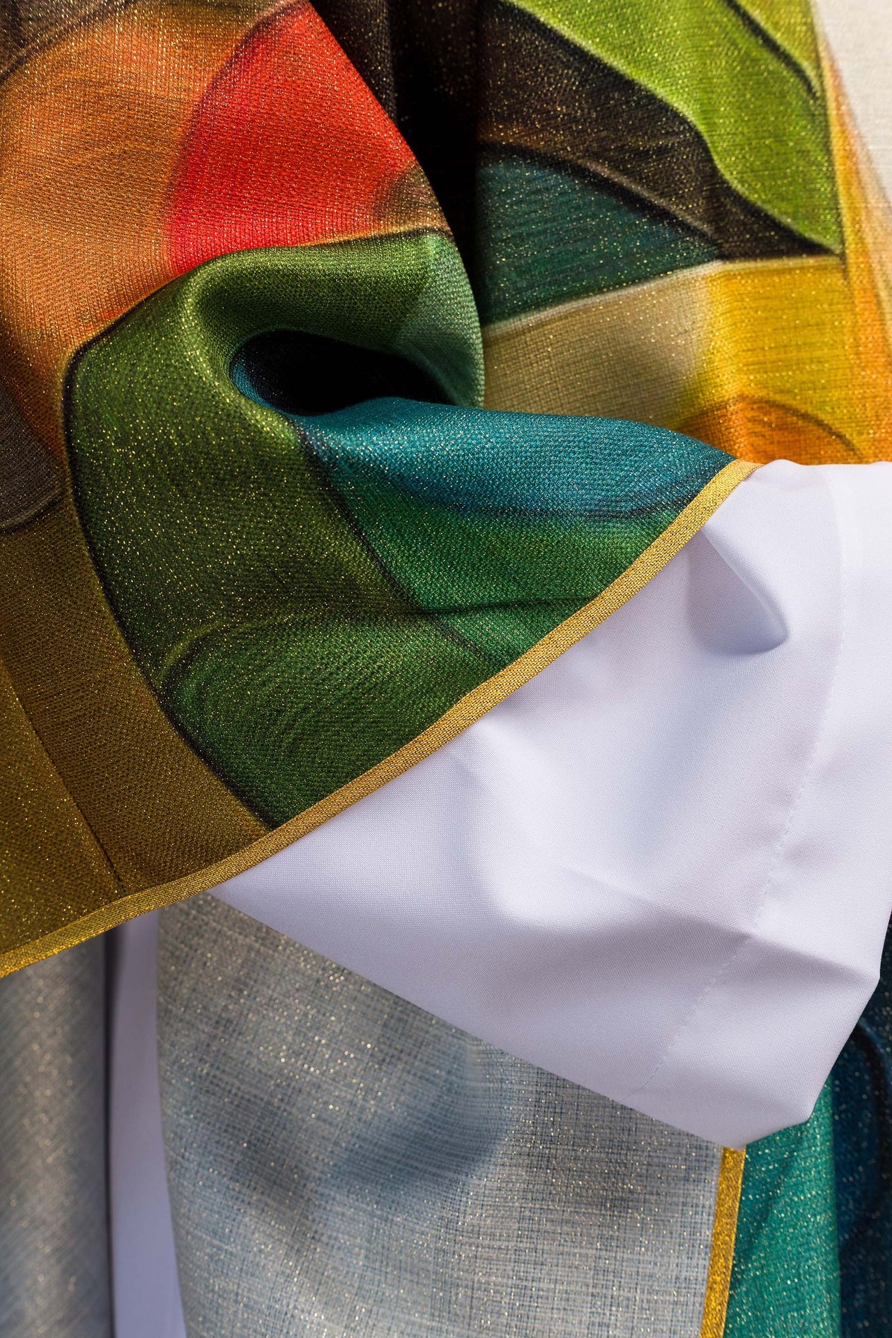 Casula stampata multicolore con motivo della croce