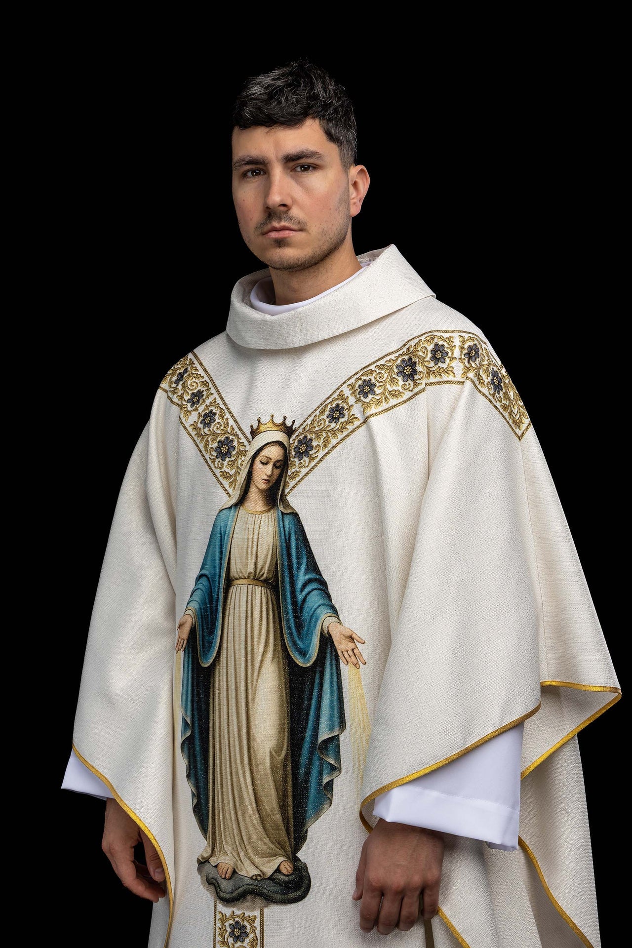 Casula stampata con l’immagine della Madonna Immacolata