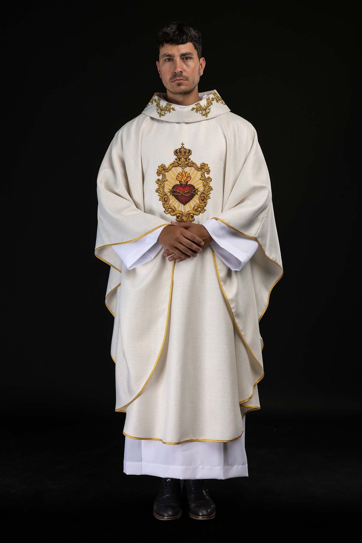 Casula stampata color avorio con motivo del Sacro Cuore di Gesù