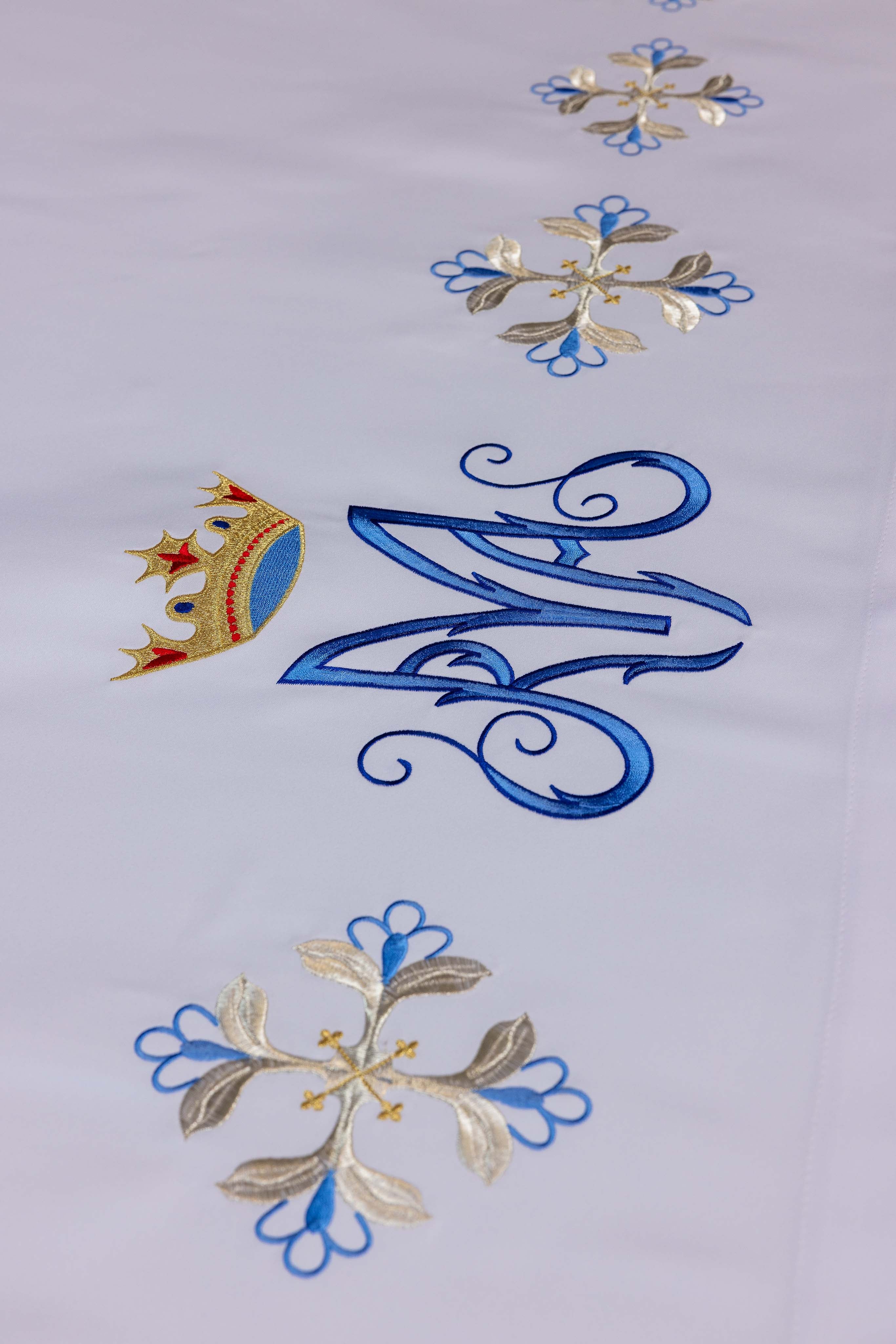 Tovaglia d'altare con blu ricamo mariano frontale