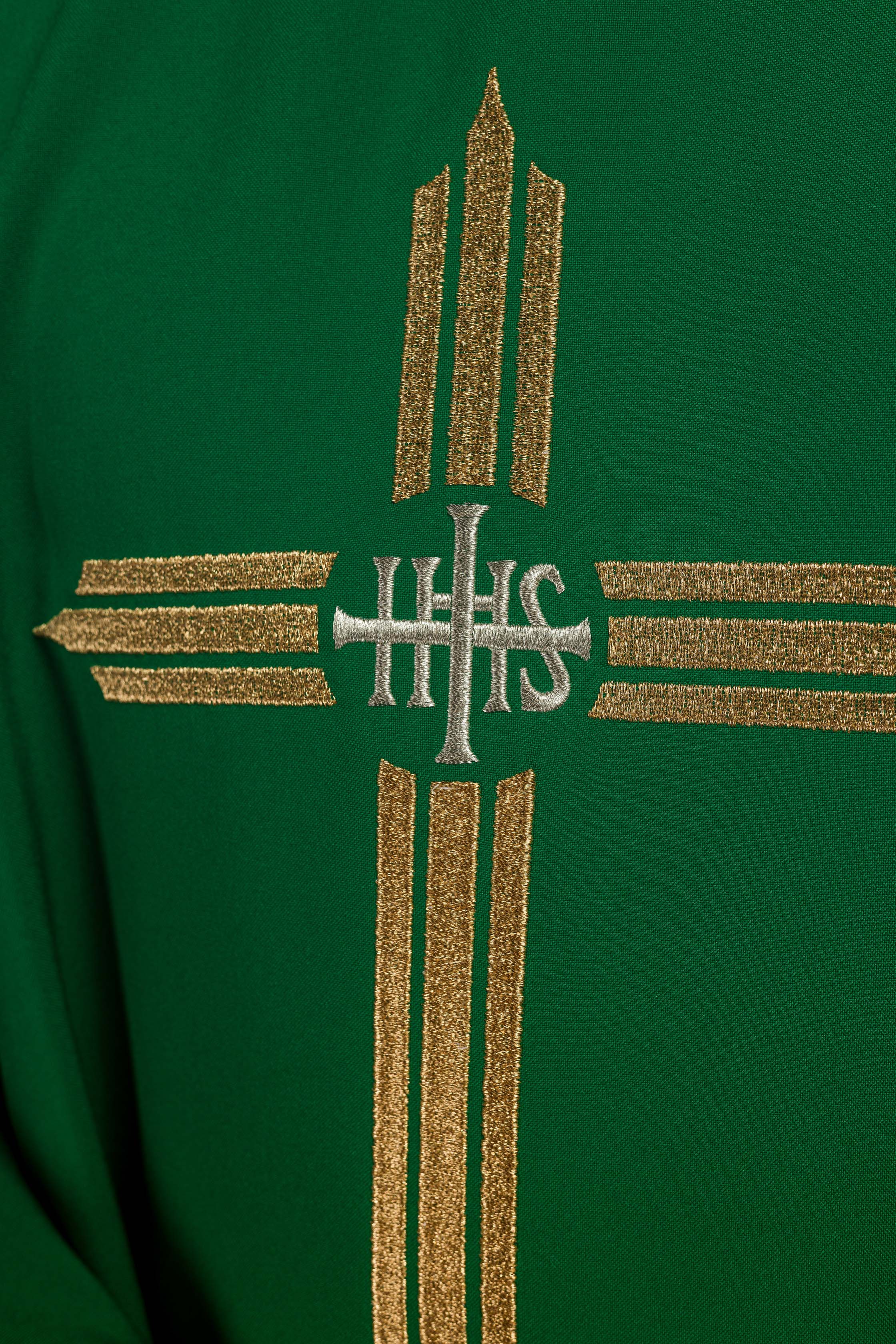 Casula Verde ricamata con Croce e IHS
