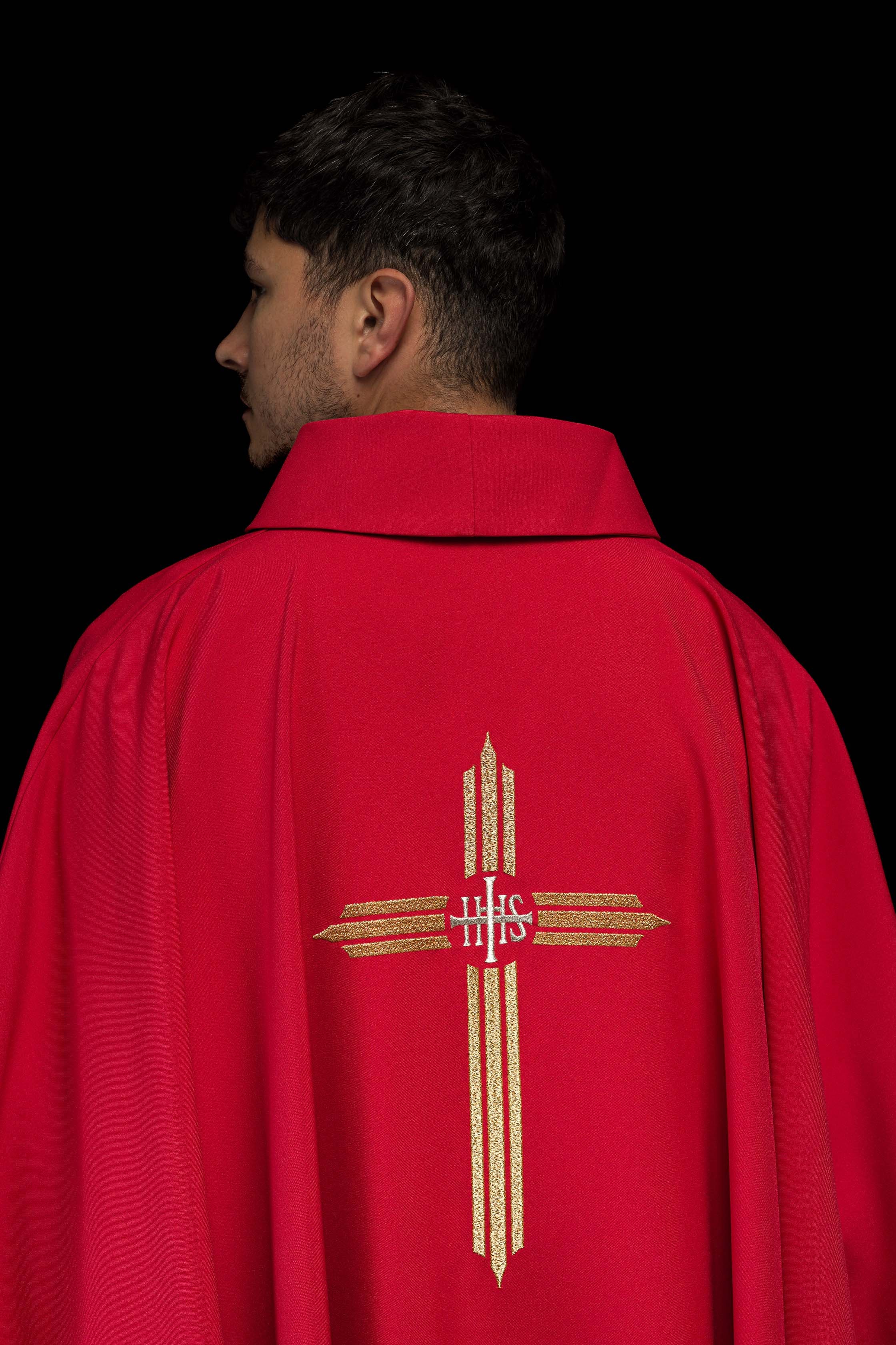 Casula Rossa ricamata con Croce e IHS