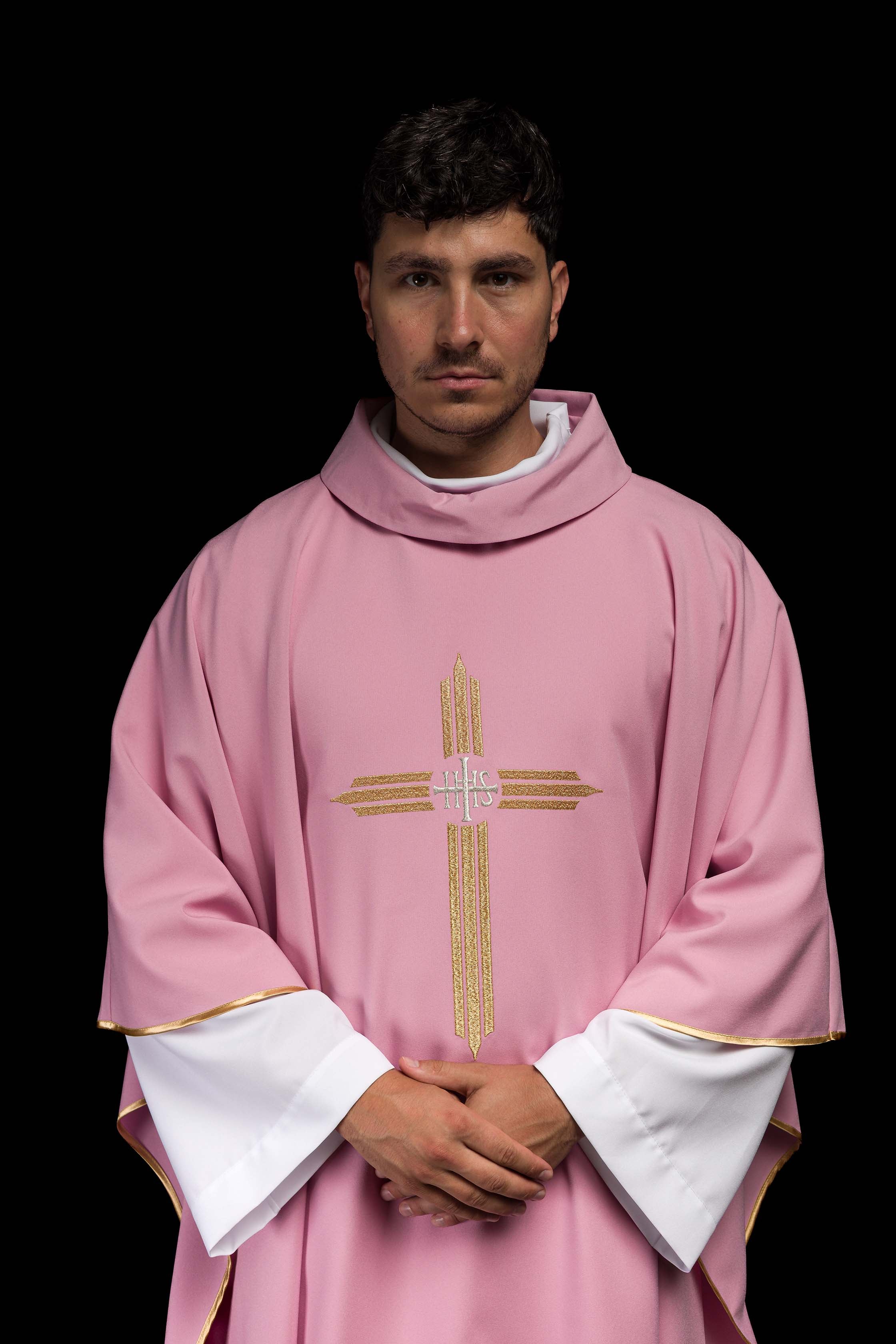 Casula Rosa con ricamo dorato IHS