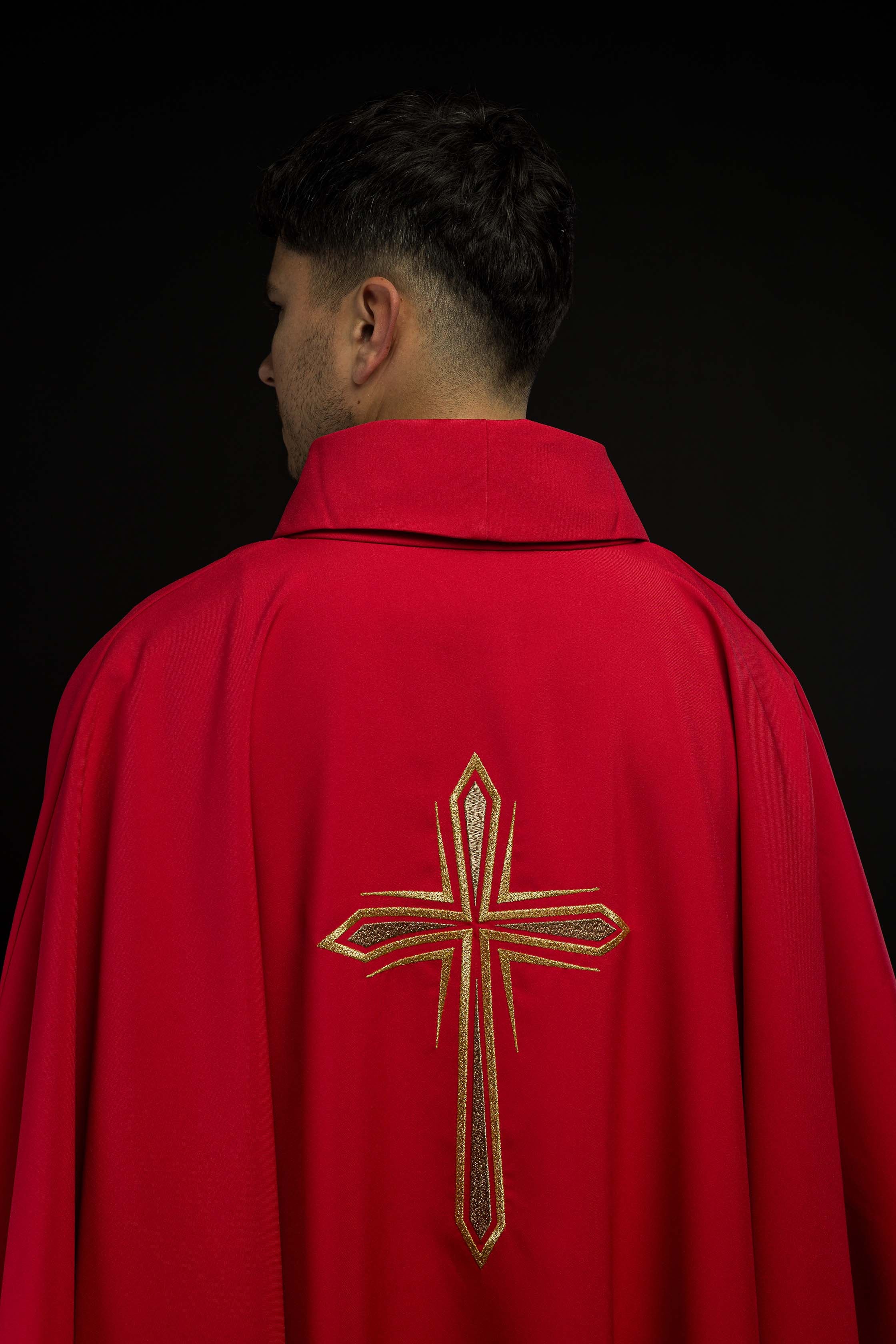 Casula Rossa con ricamo della Croce