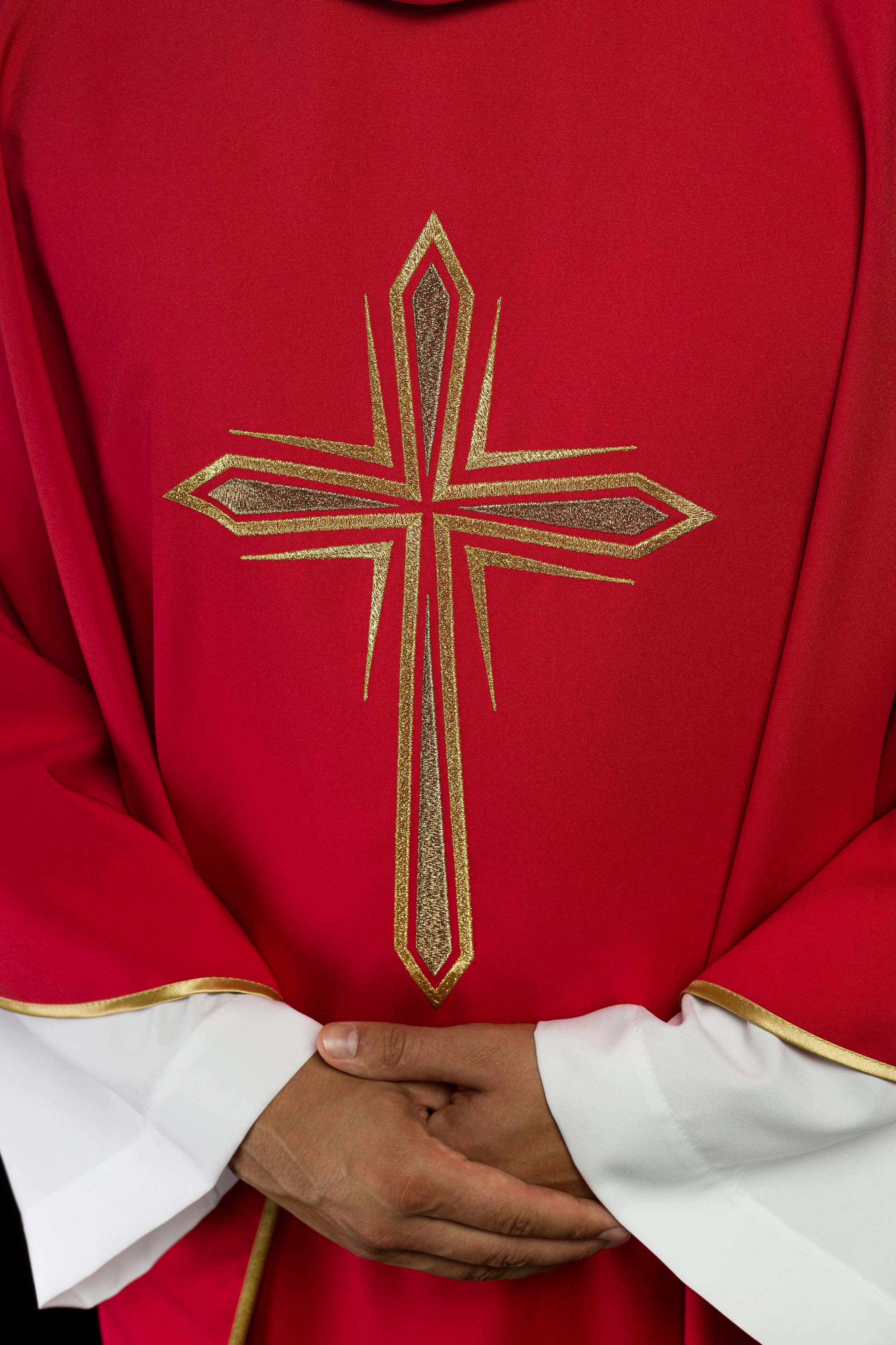Casula Rossa con ricamo della Croce