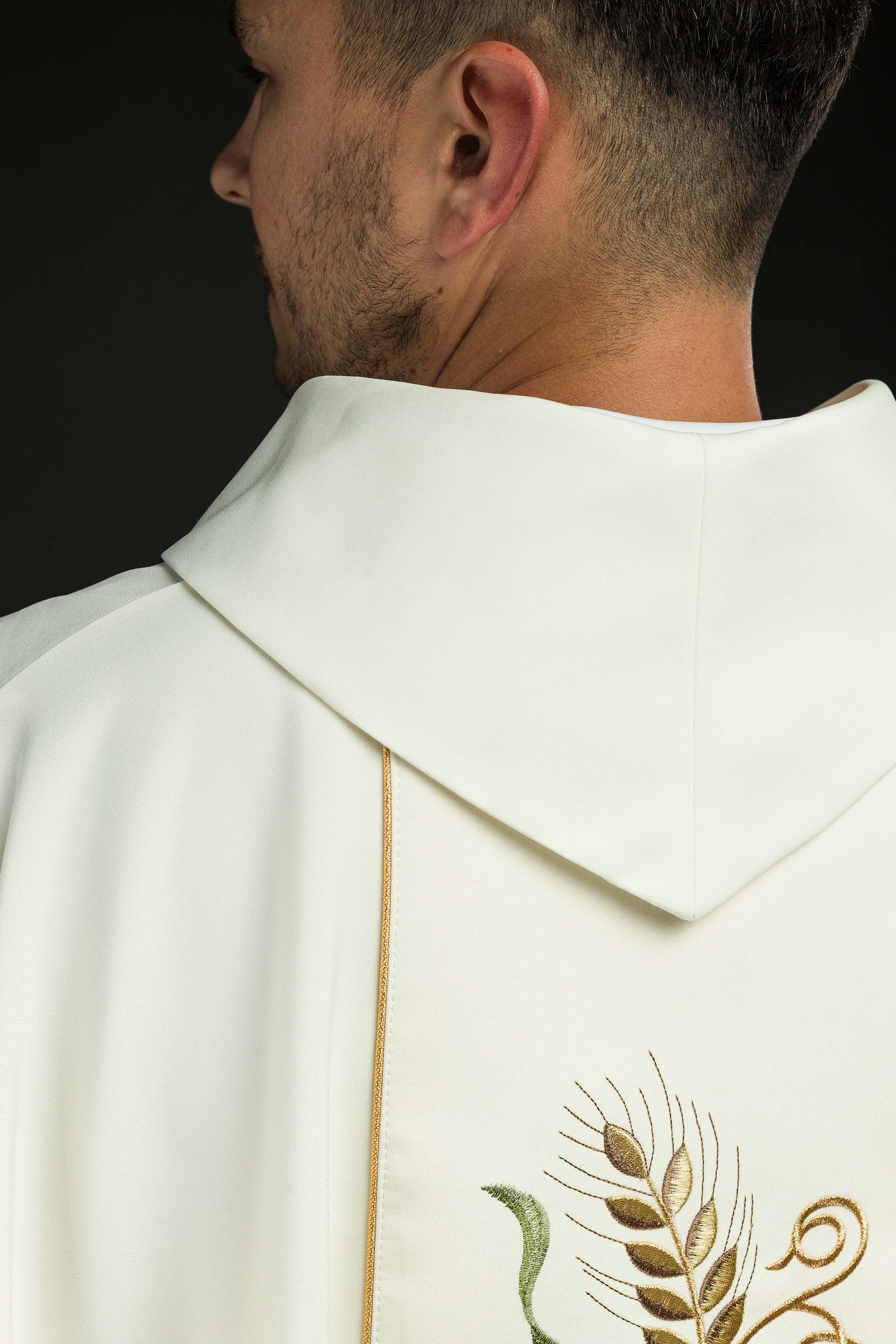 Casula con stolone ricamato con simbolo IHS, spighe e uva écru