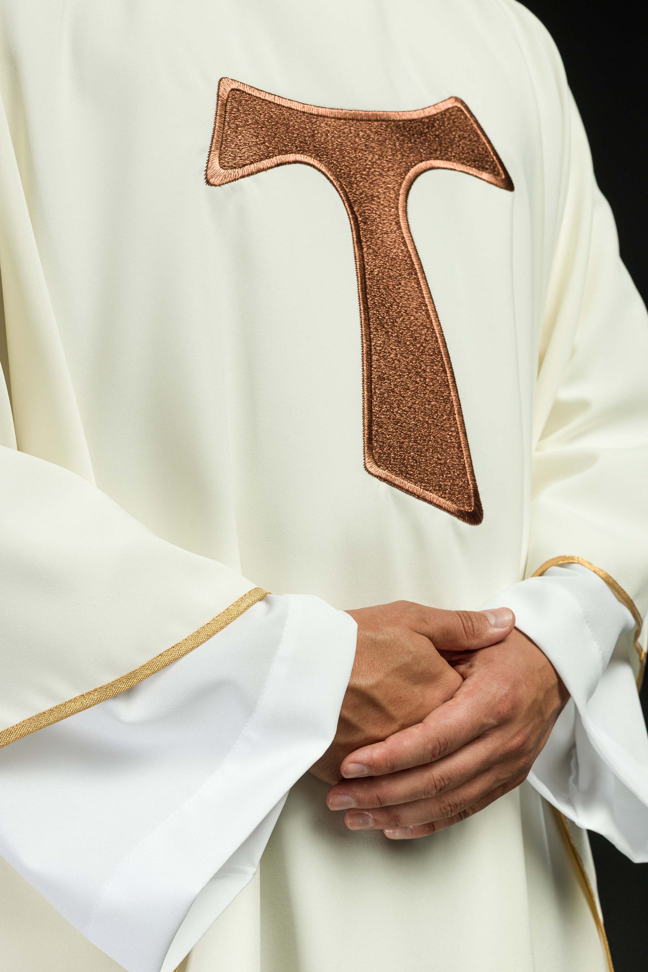 Casula liturgica con croce francescana