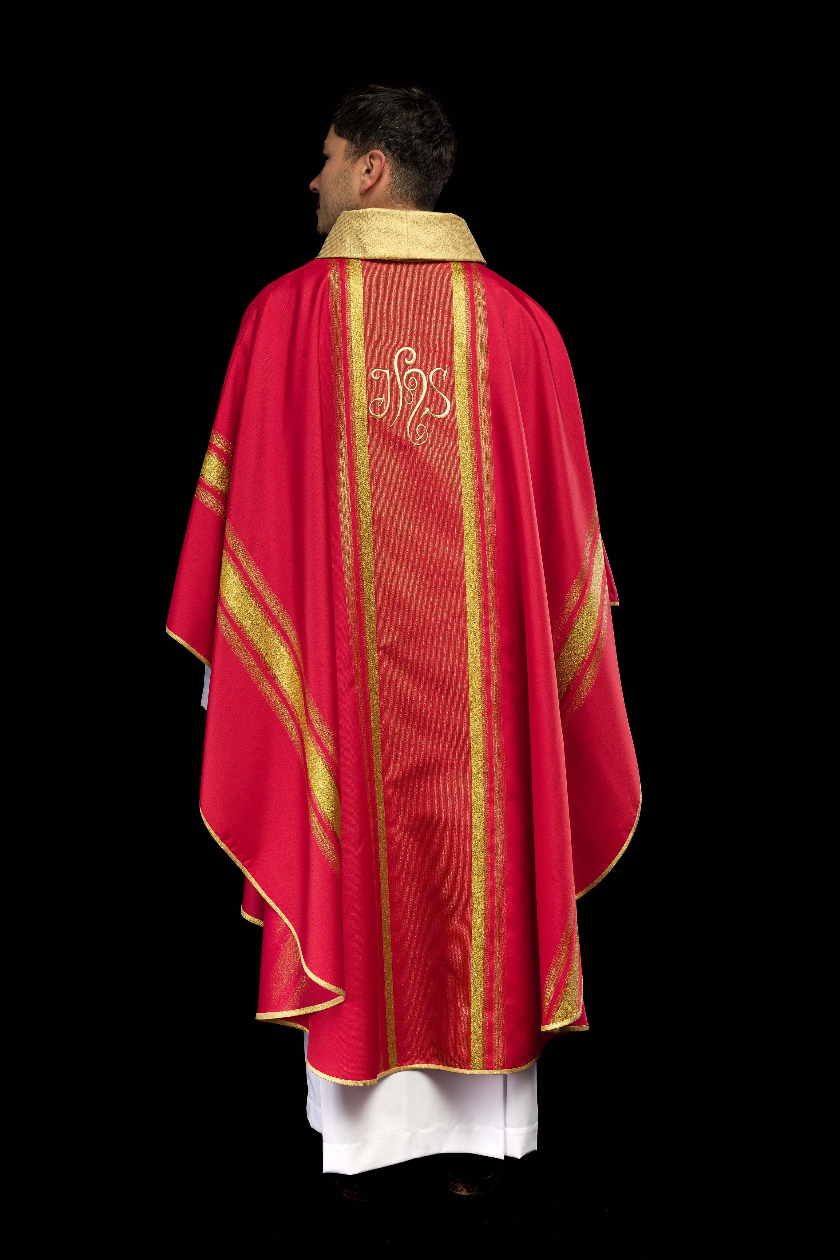 Casula liturgica Rossa decorata con ricamo IHS
