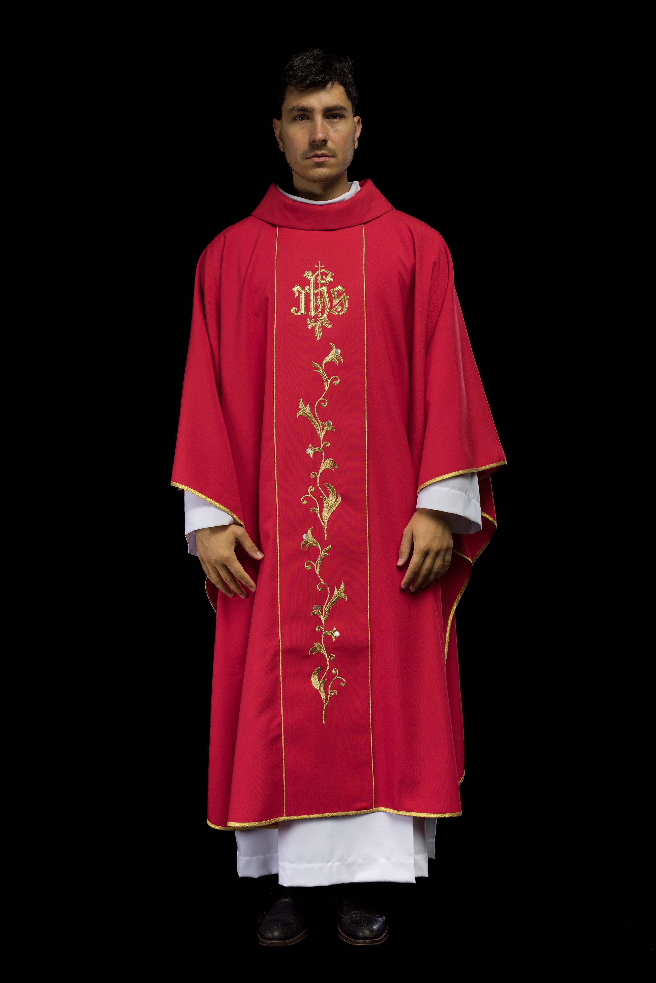 Casula romana Rossa ricamata con motivo IHS