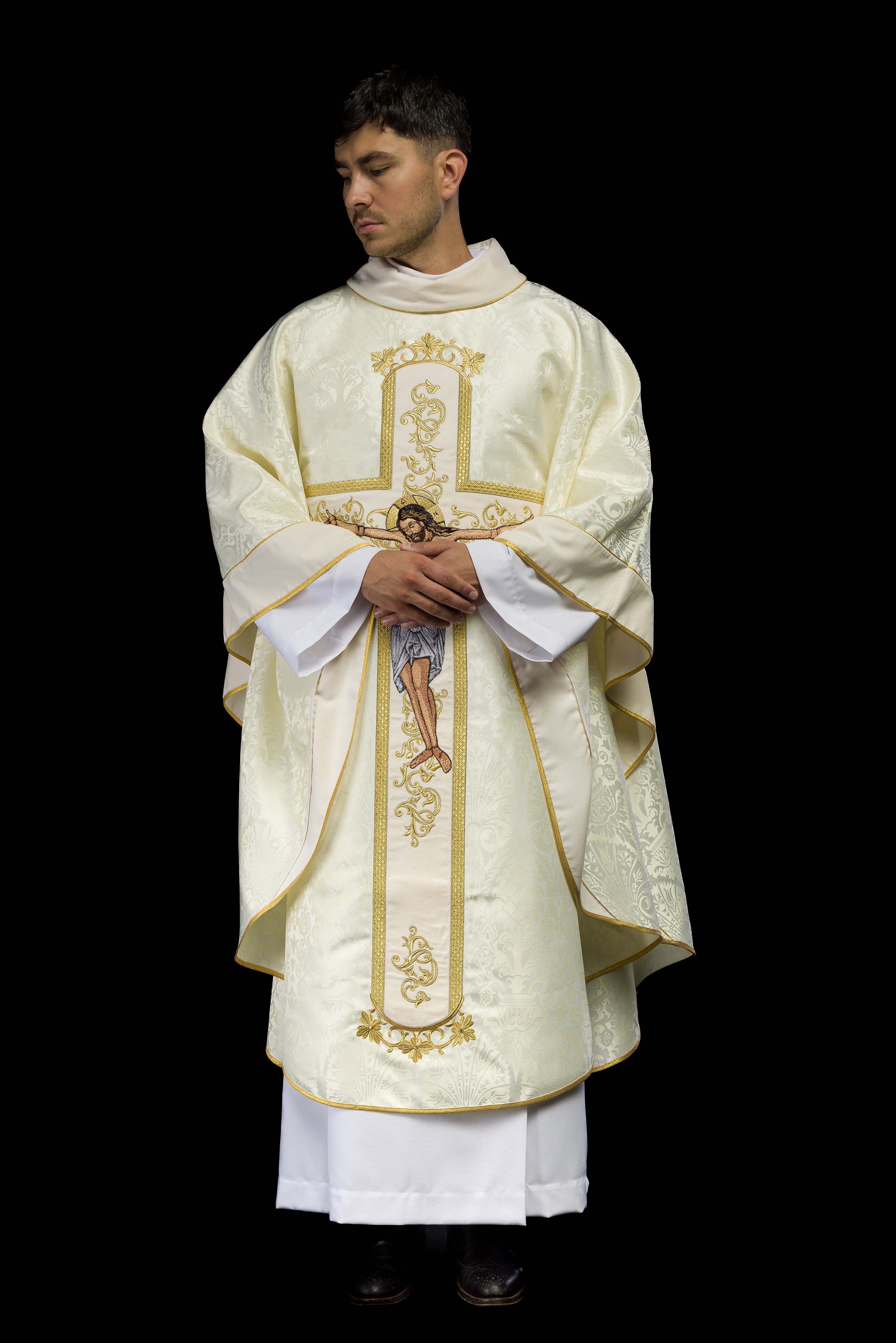Casula con immagine di Gesù Cristo sulla croce color écru