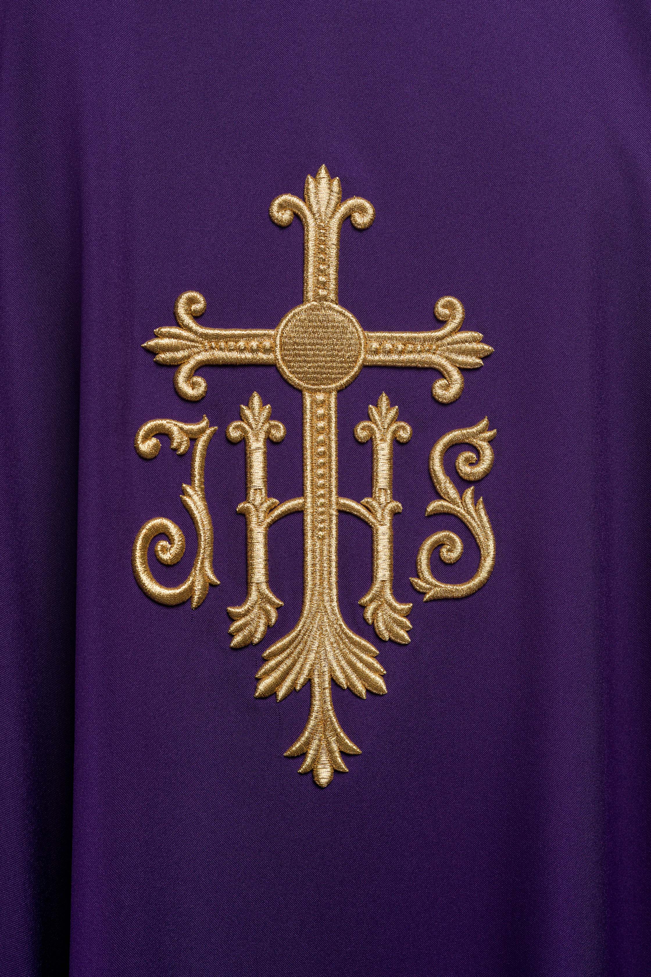 Casula Viola ricamata con croce e IHS