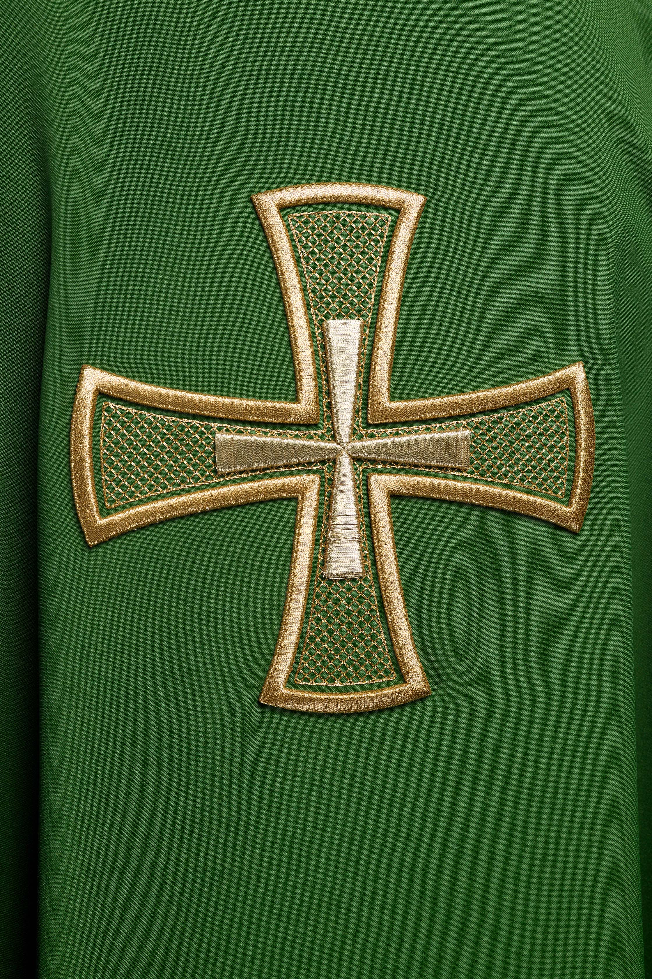 Casula ricamata Verde con Motivo della Croce