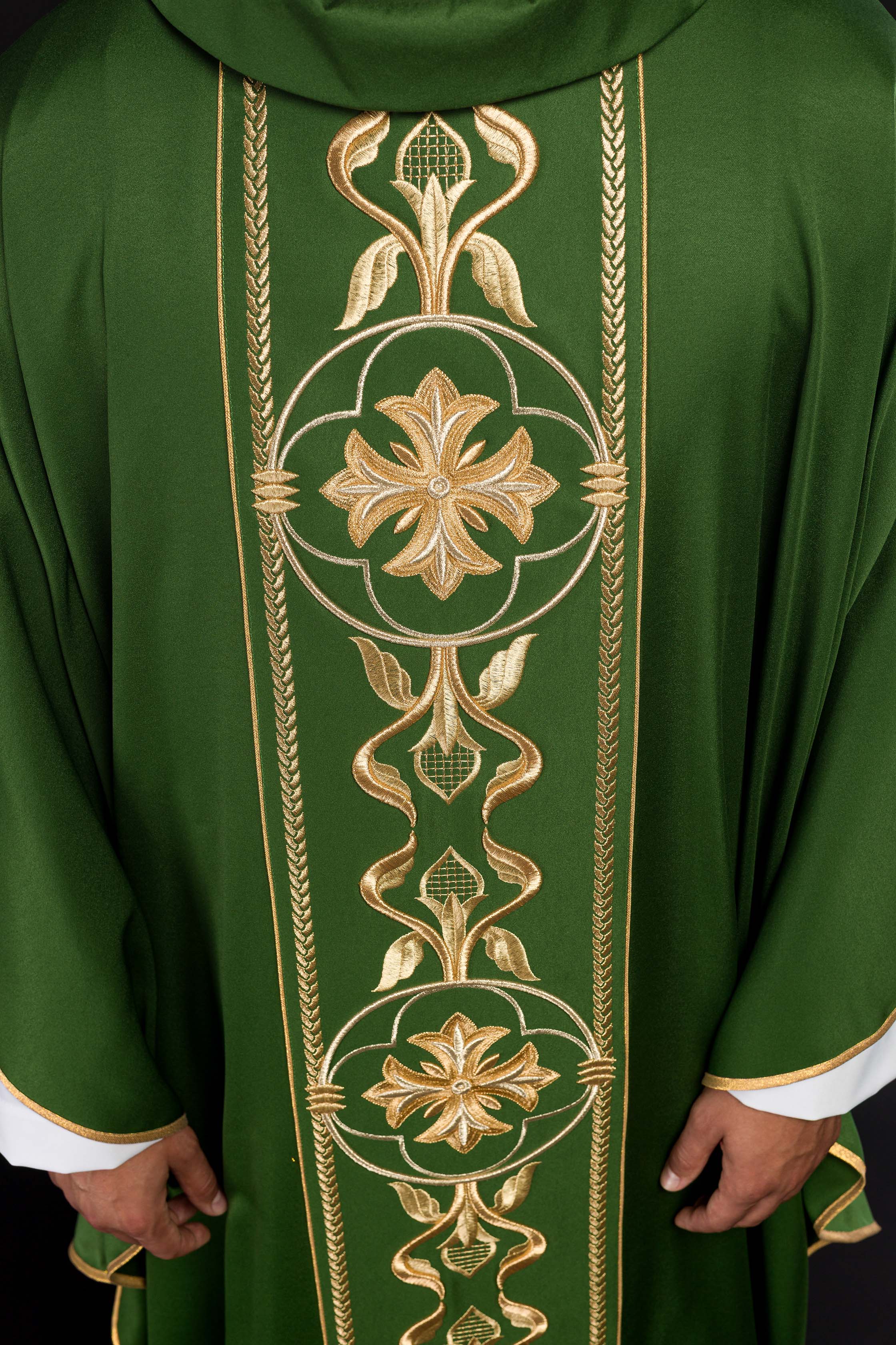 Casula ricamata Verde con Fascia Decorativa