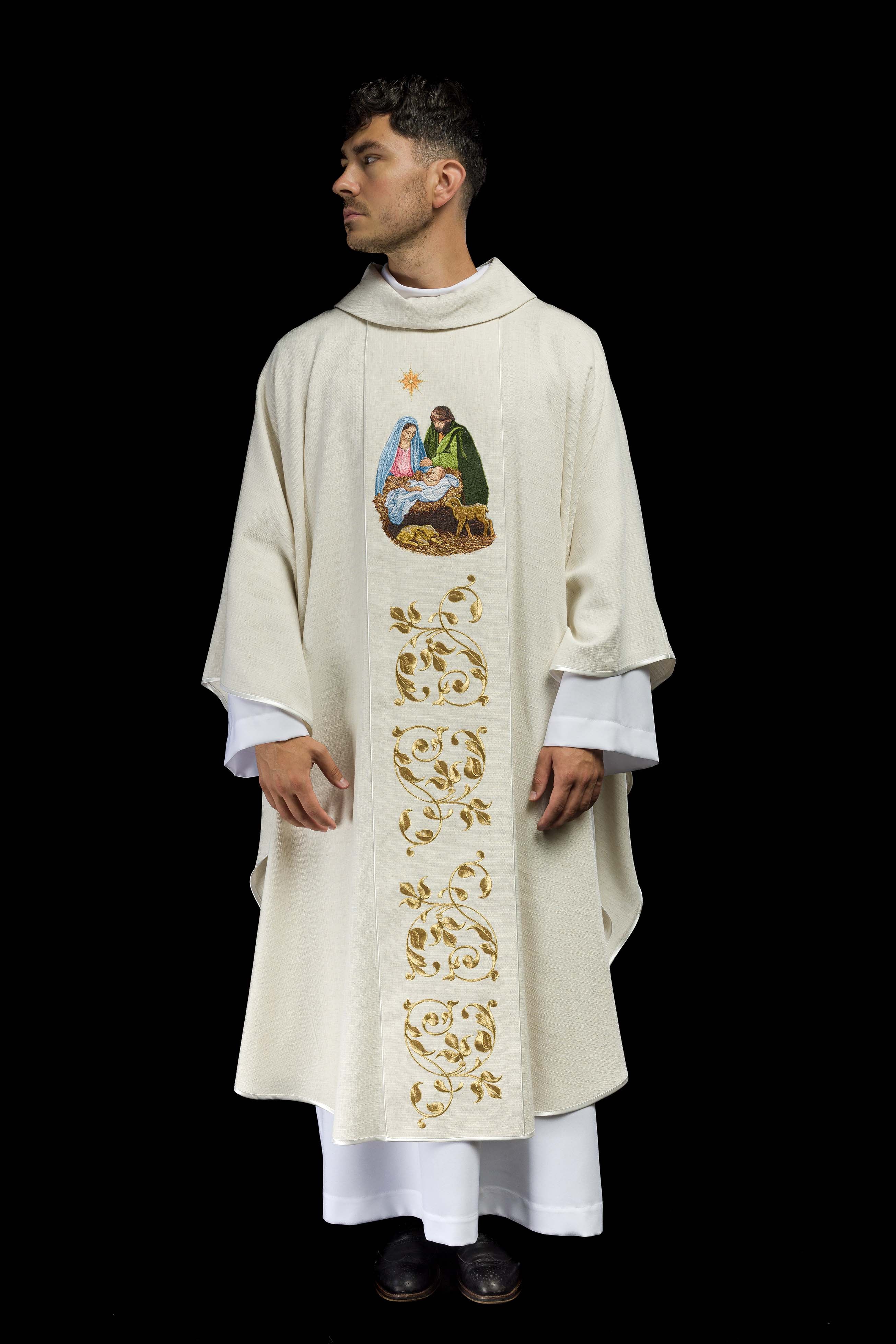 Casula ricamata con immagine della Sacra Famiglia tessuto naturale