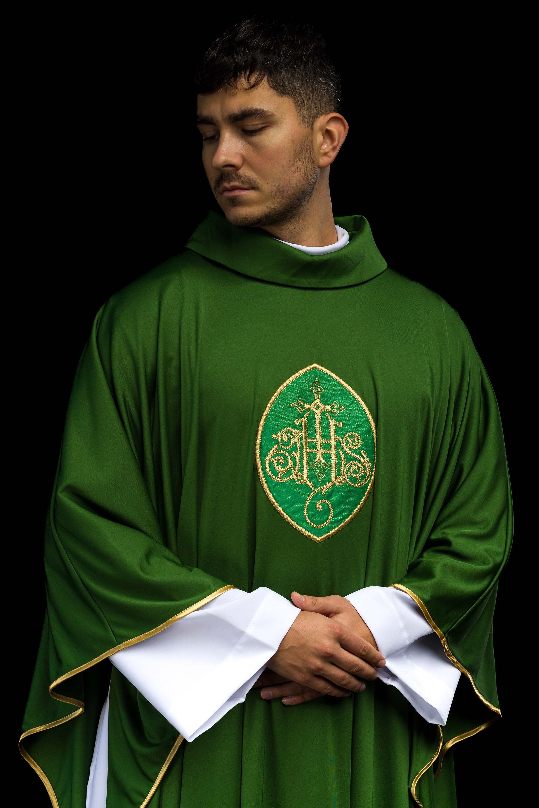 Casula ricamata IHS maglia leggera SACROLITE