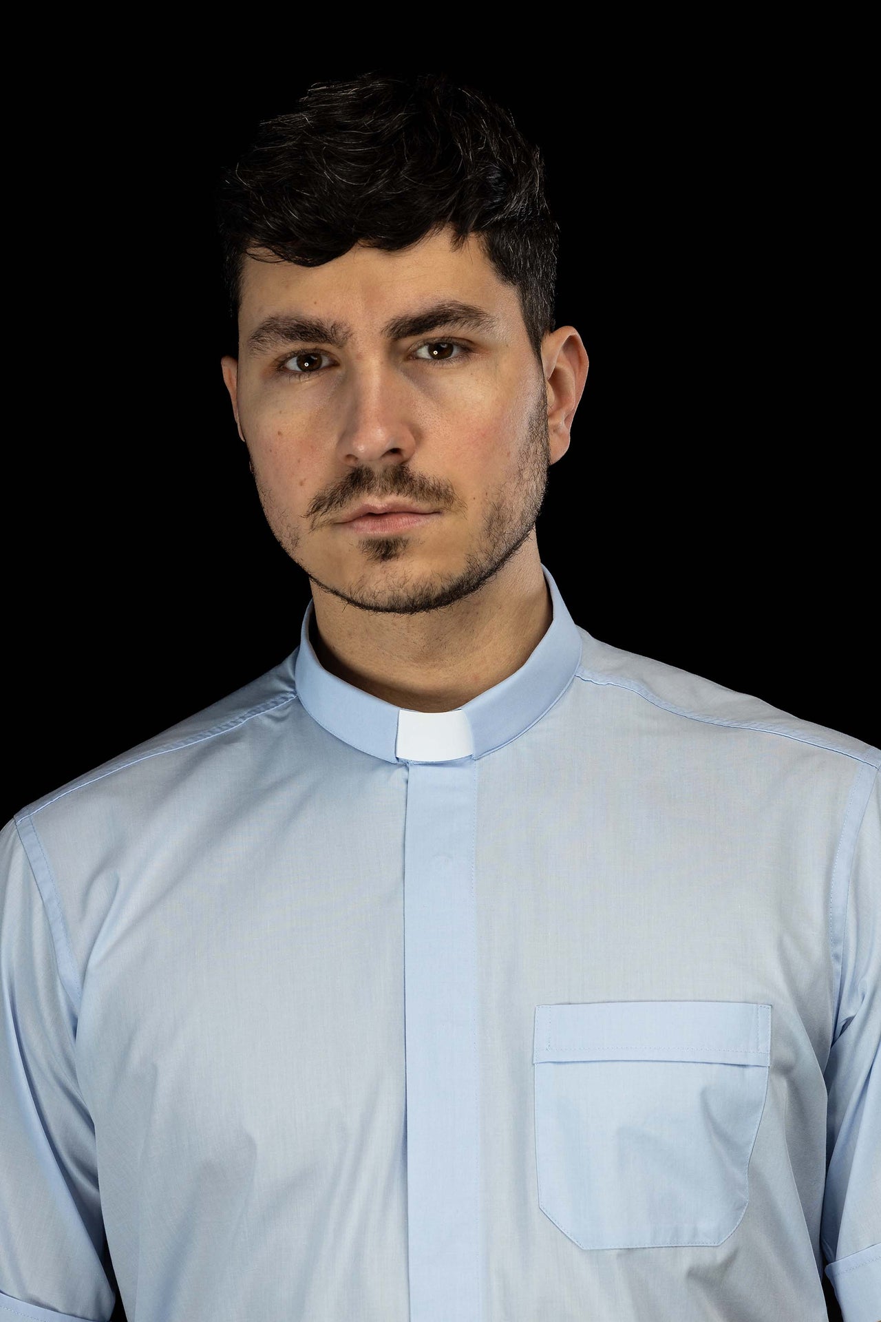 Camicia clergy azzurra a maniche corte con colletto romano