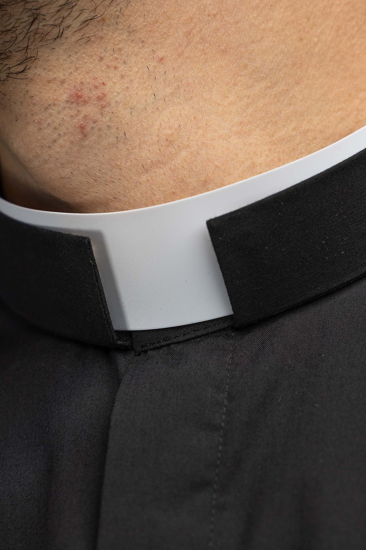 Camicia clergy romana nera a maniche corte con colletto romano