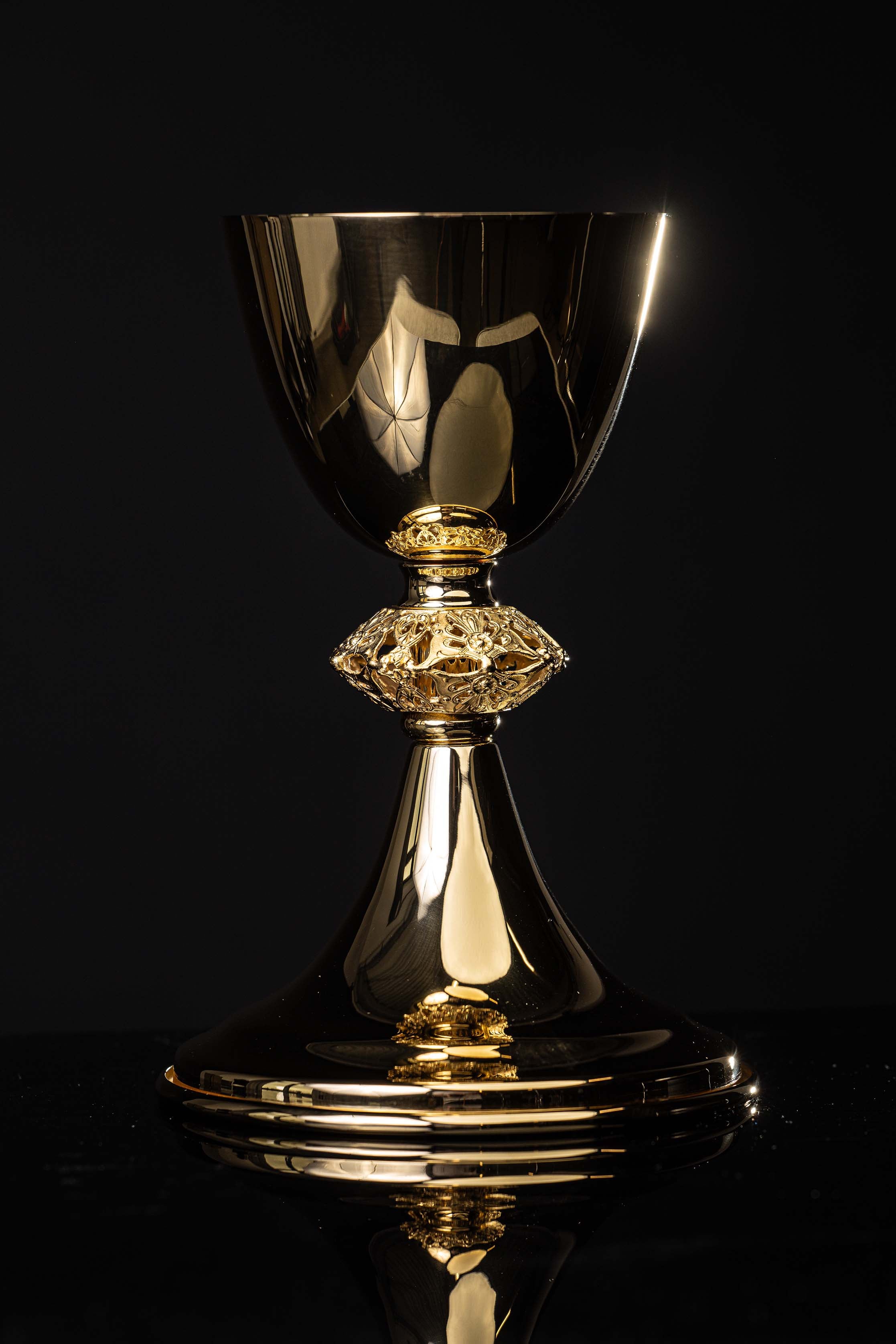 Calice liturgico in ottone dorato realizzato a mano