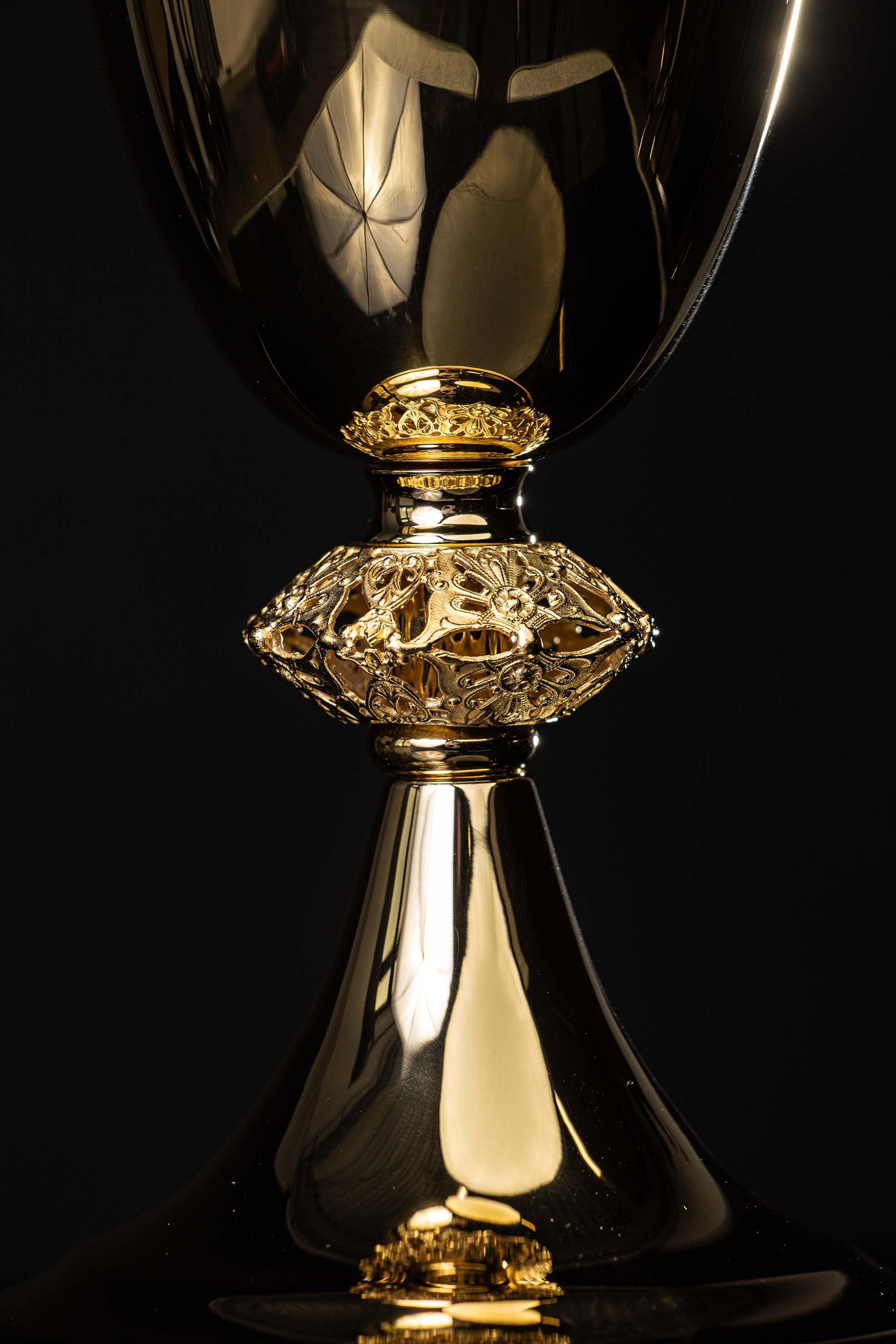 Calice liturgico in ottone dorato realizzato a mano