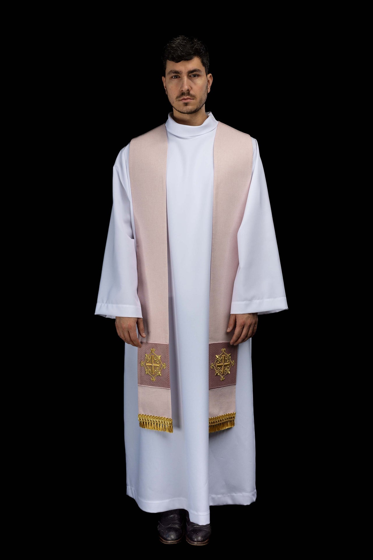 Stuła haftowana z symbolem krzyża aksamit różowa - ORNATY.PL