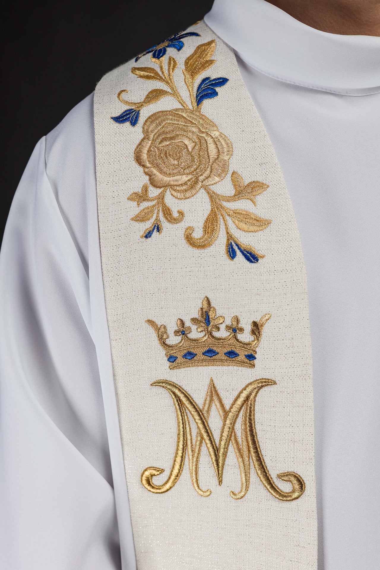 Stuła haftowana z symbolem Maryjnym