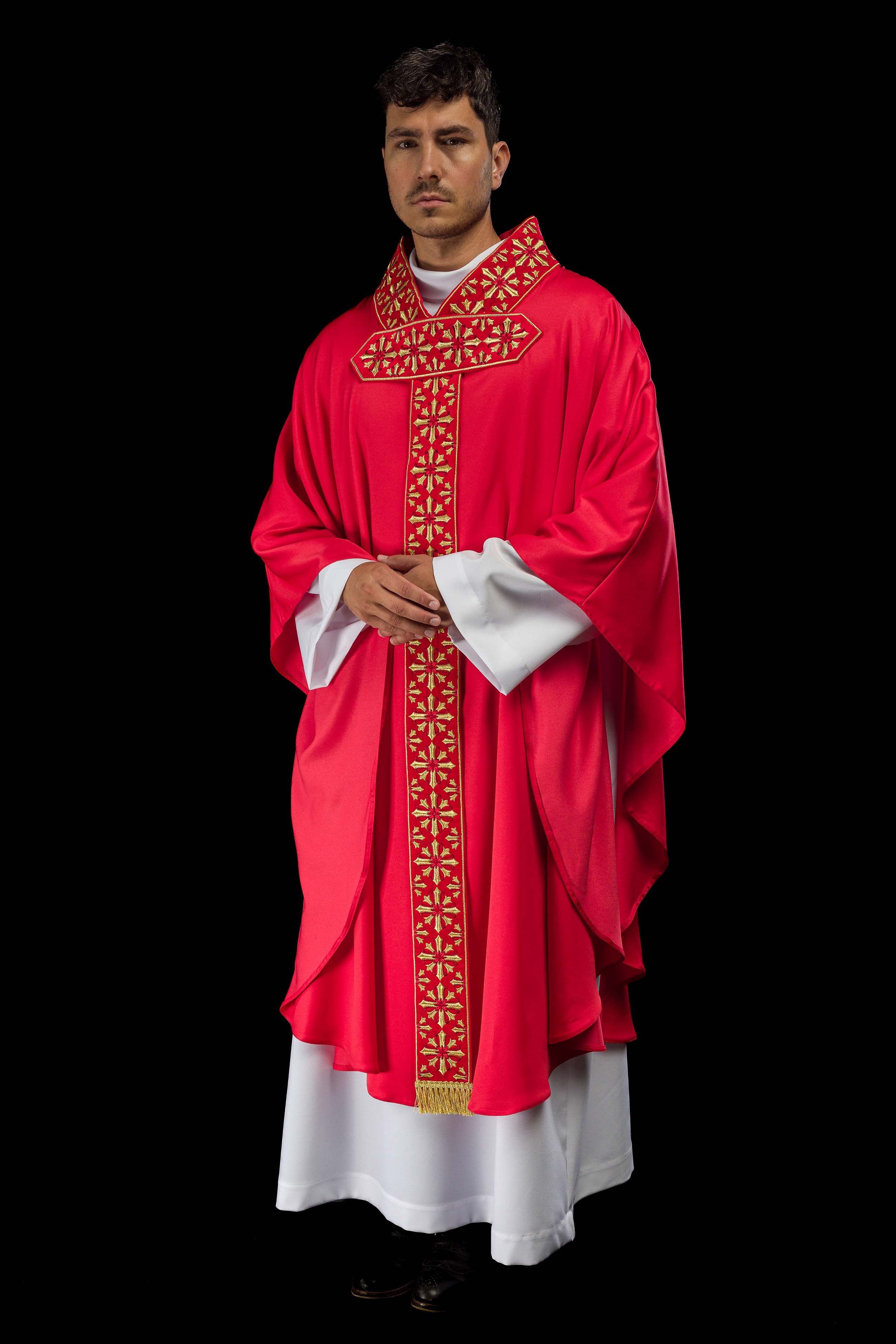 Casula con ricamo lucido in colore rosso