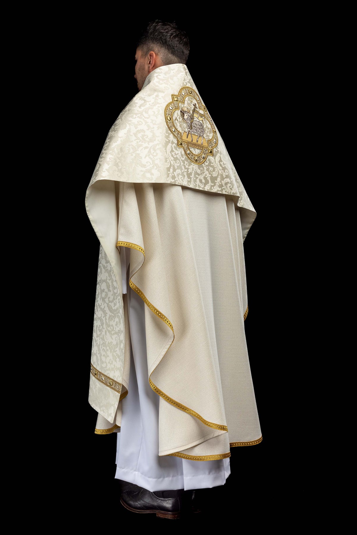 Velo omerale in tessuto jacquard con ricamo dell’Agnello Pasquale