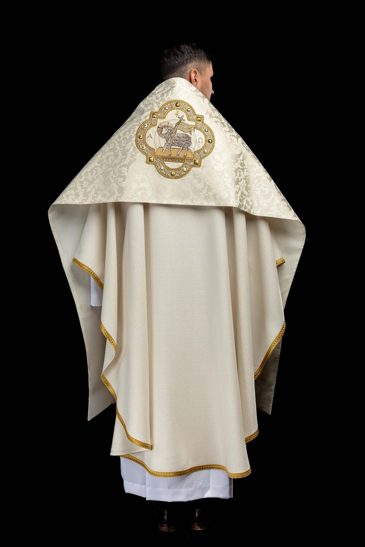 Velo omerale in tessuto jacquard con ricamo dell’Agnello Pasquale