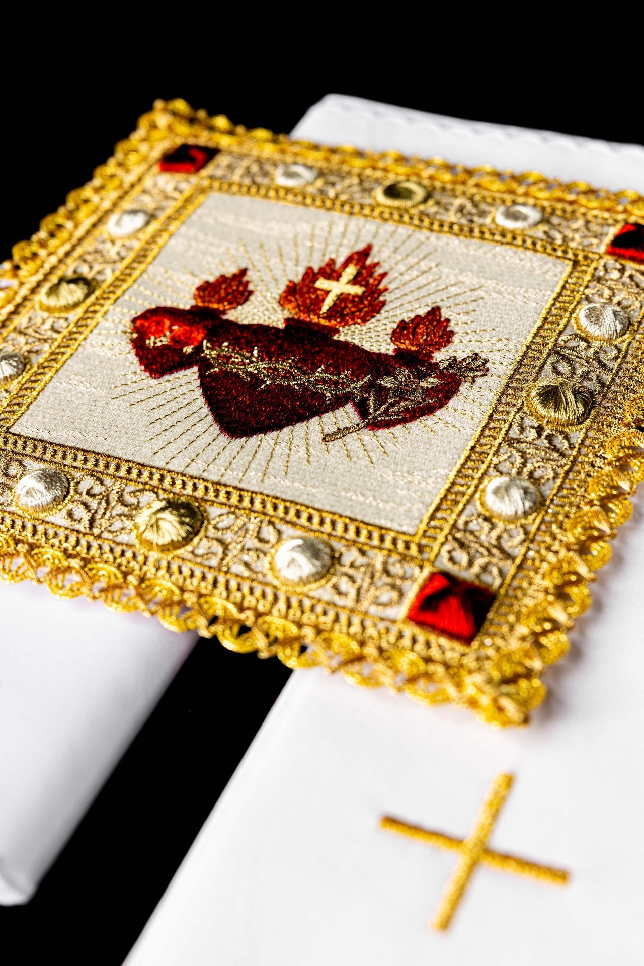 Bielizna kielichowa z haftem trzech serc - ORNATY.PL