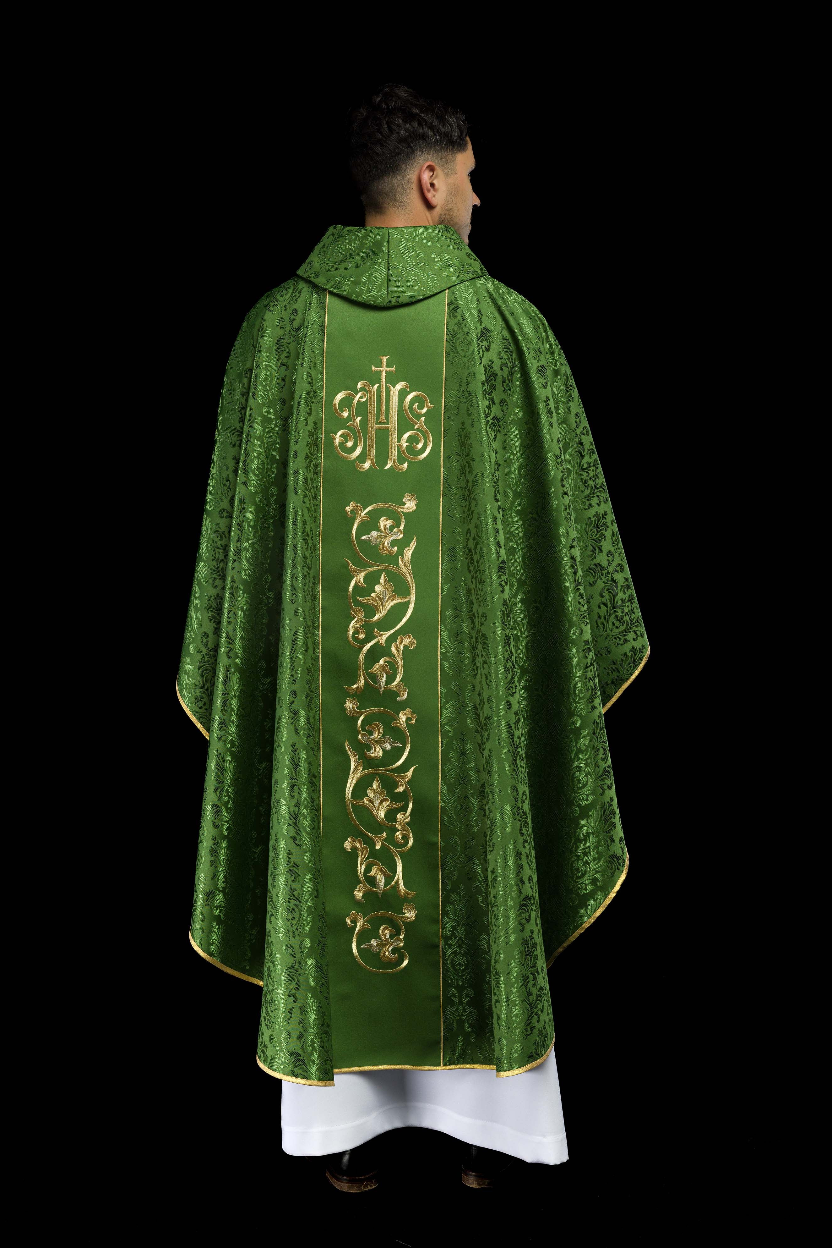 Casula liturgica verde con stolone e ricamo IHS riccamente decorata