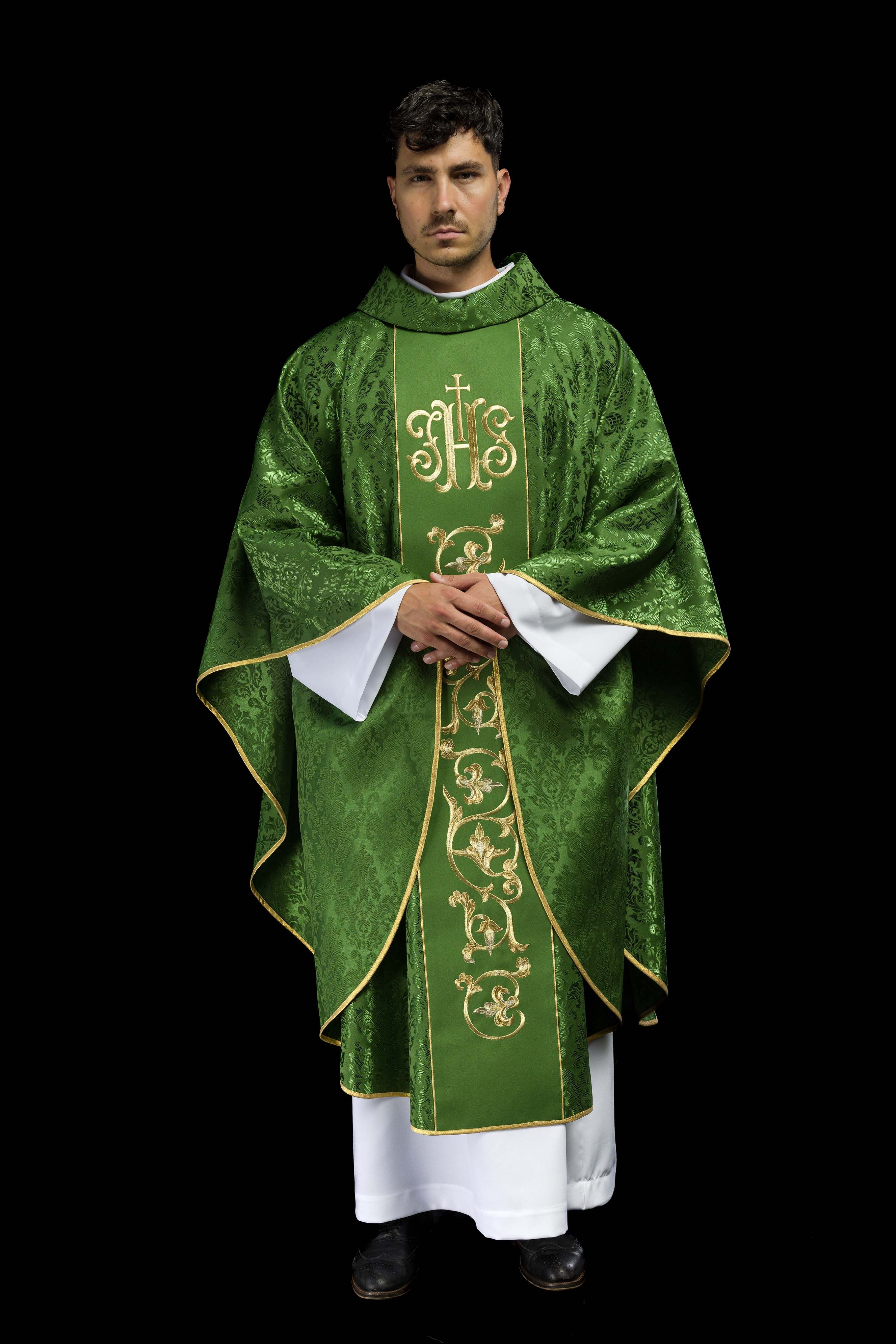 Casula liturgica verde con stolone e ricamo IHS riccamente decorata