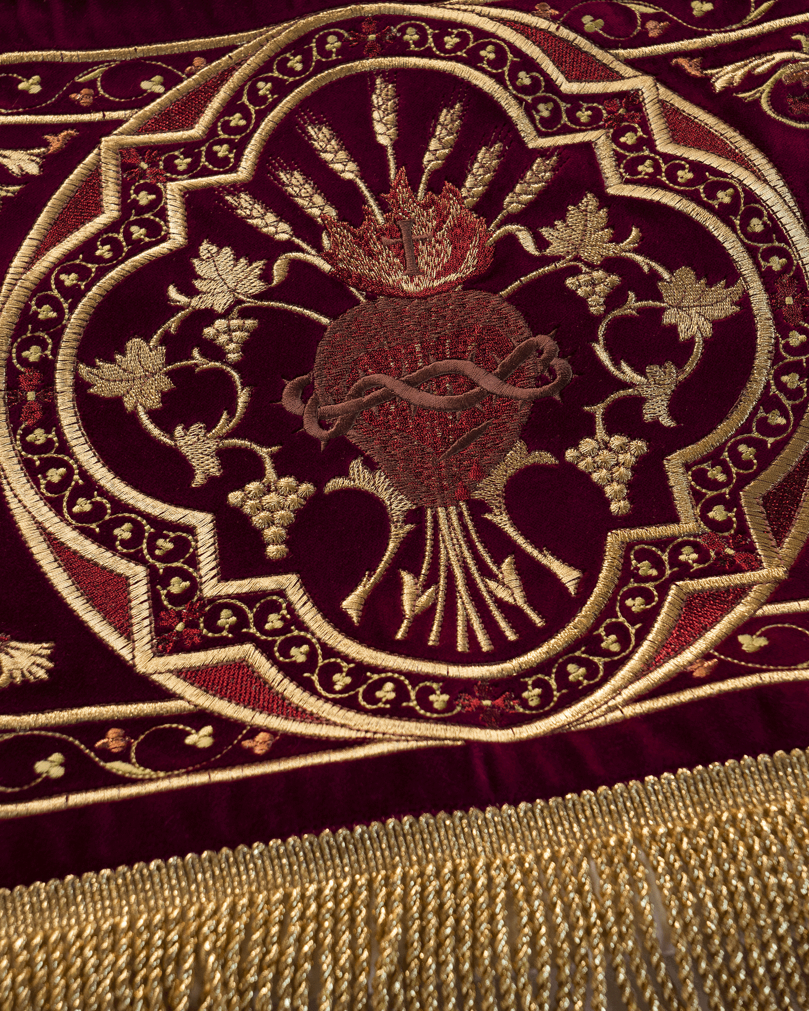 Baldacchino per 6 aste, ricamato su velluto KBA/004/05/20/PA 150*250 AKSAMIT BORDO - PERILPRETE.IT