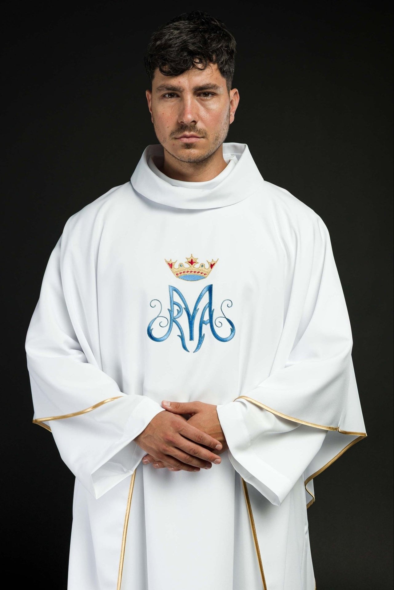 Biały ornat liturgiczny maryjny