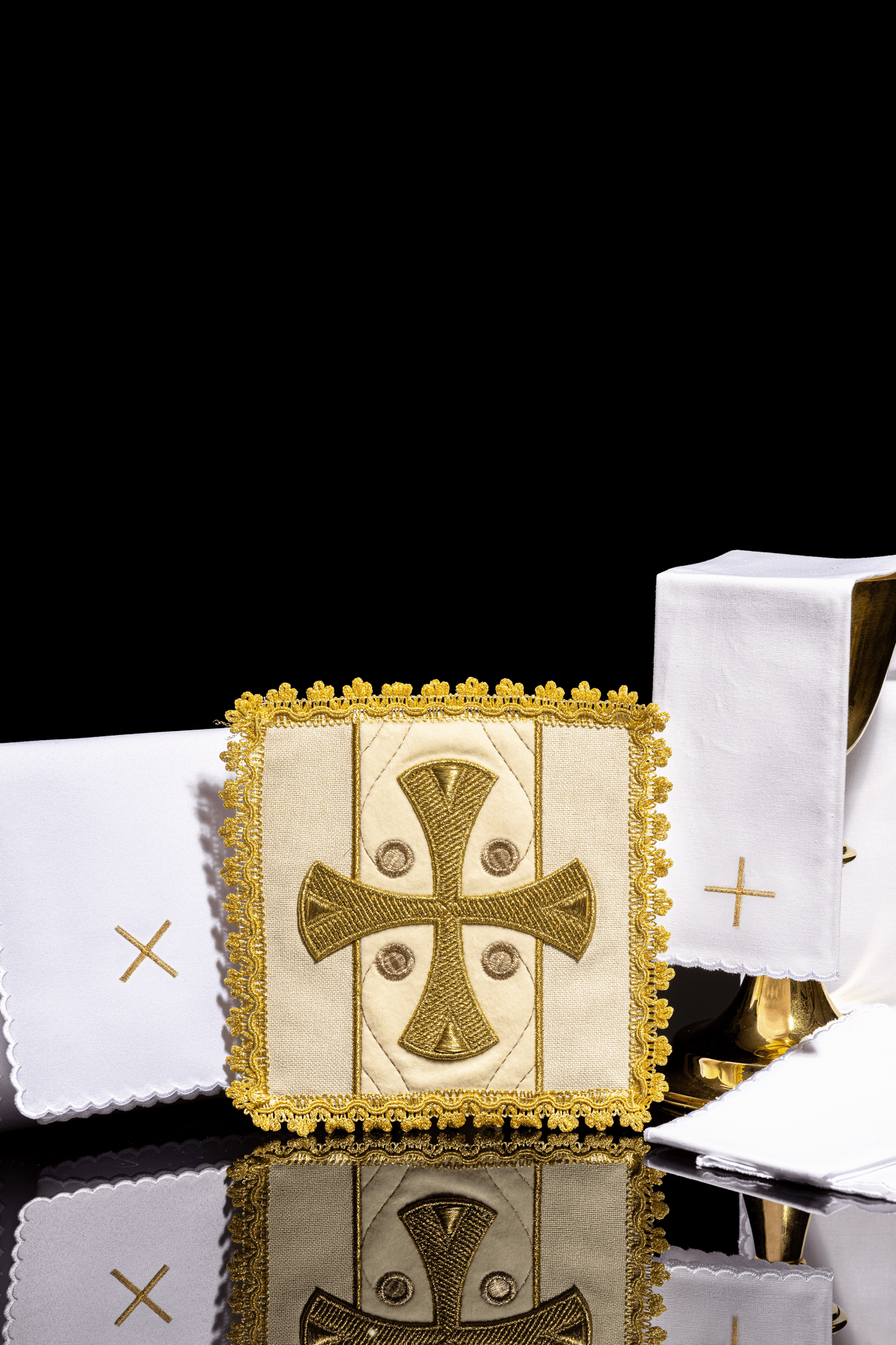 Biancheria liturgica del calice ecru ricamato su velluto S - 5568/05 - PERILPRETE.IT