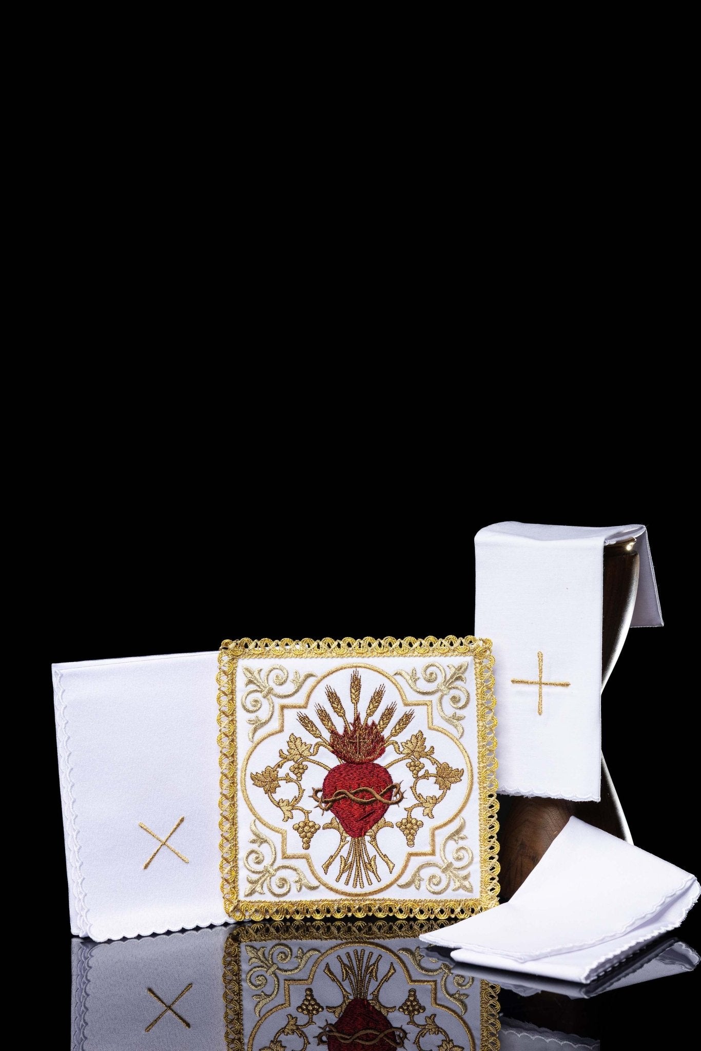 Biancheria per calice ricamata con il Sacro Cuore di Gesù KK/5012 - PERILPRETE.IT