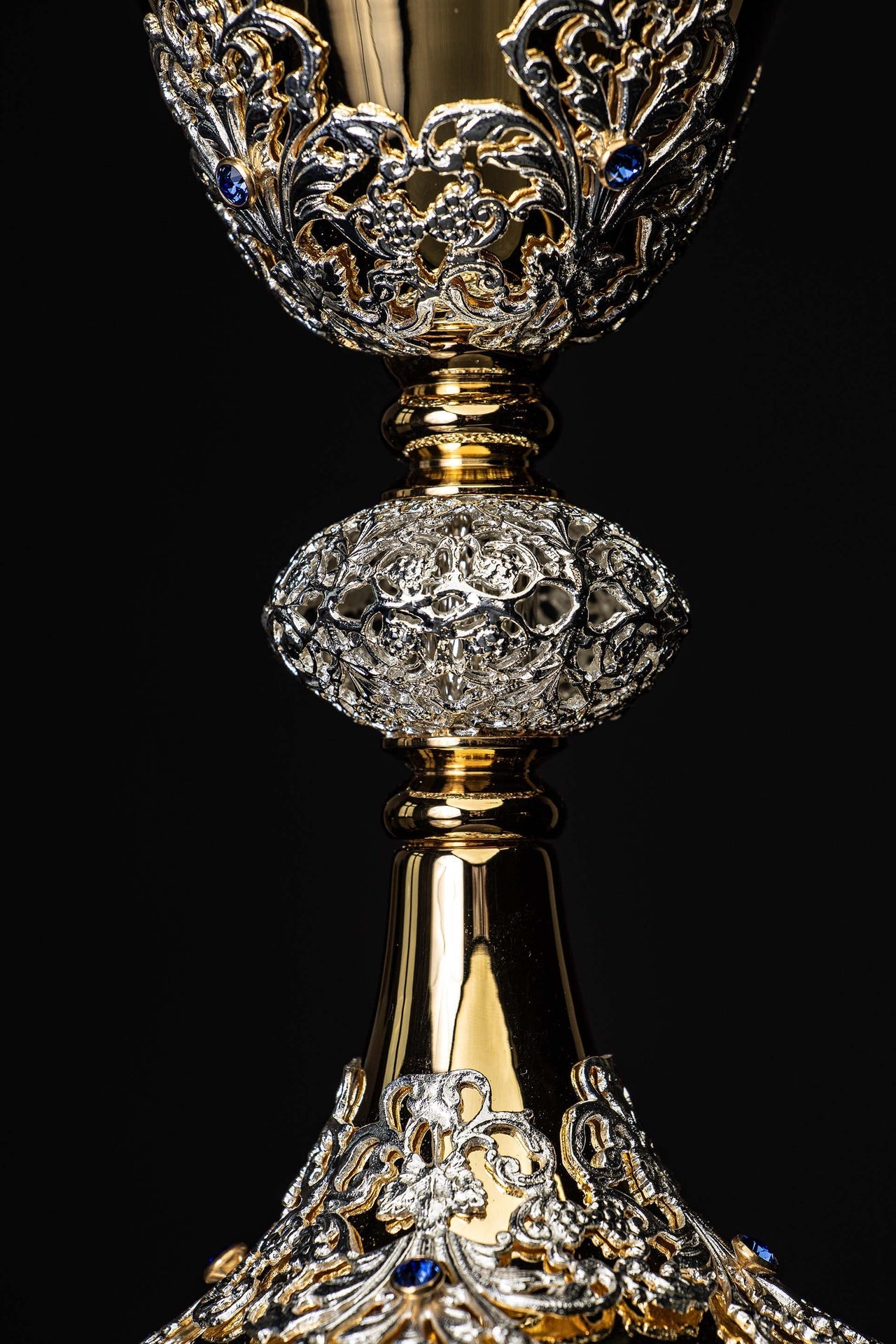 Calice da Messa artigianale dorato decorato con zaffiri KNR/0220 22CM - PERILPRETE.IT