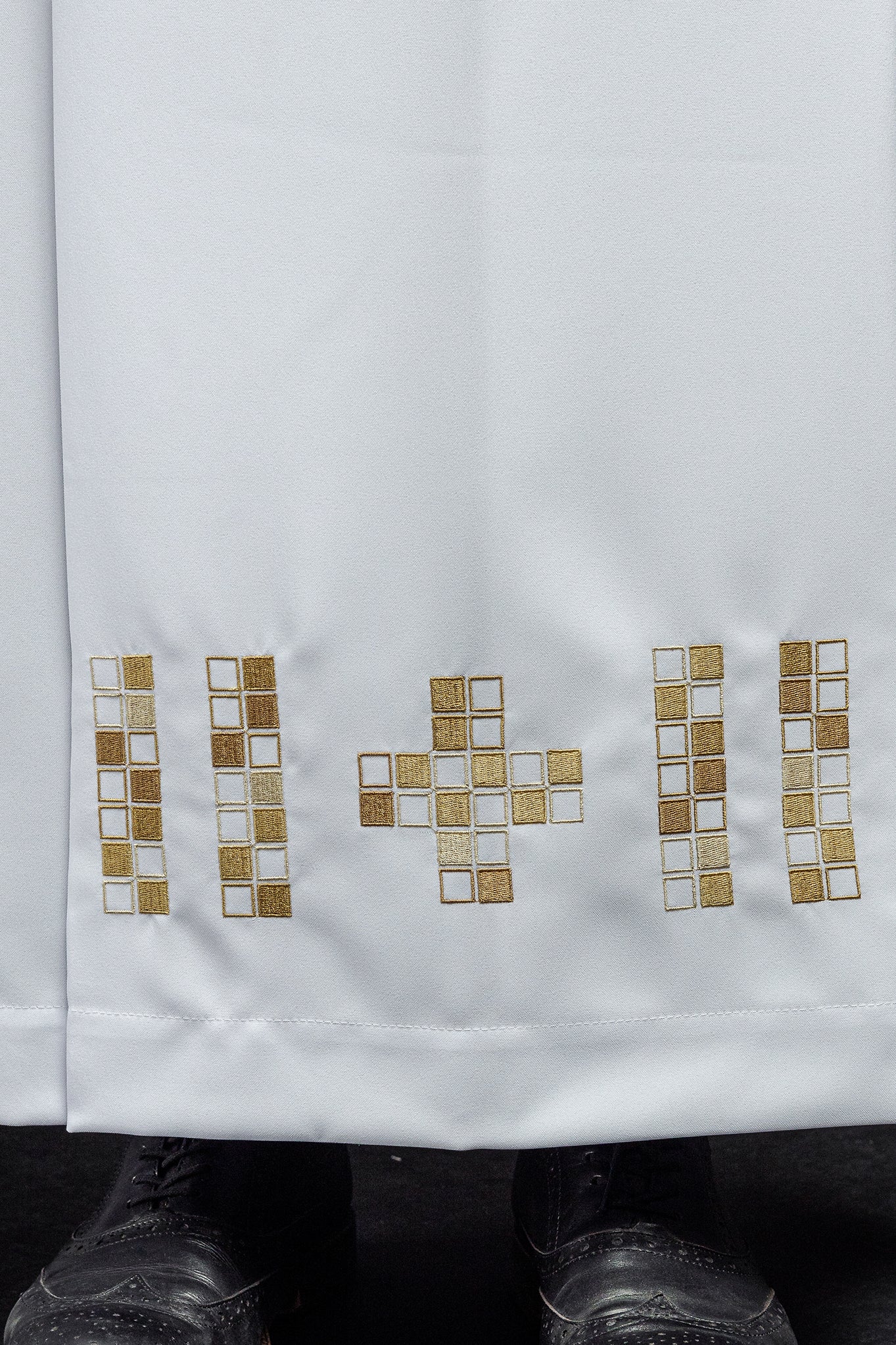 Camice con croci ricamate a mosaico S - 6051 - 04 145cm/176cm - PERILPRETE.IT