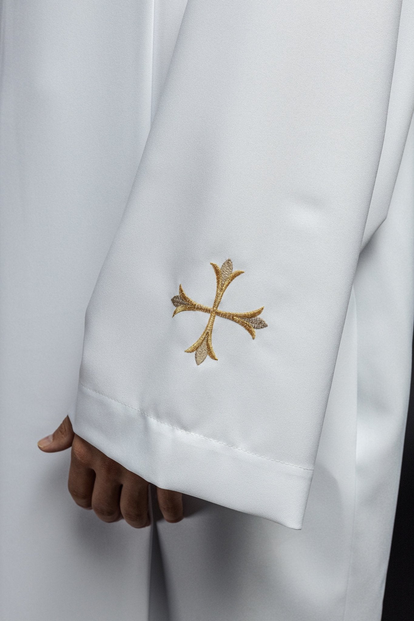 Camice sacerdotale collo alto ricamo con croci Bianco KAB/004/04/12 135cm/164cm - PERILPRETE.IT