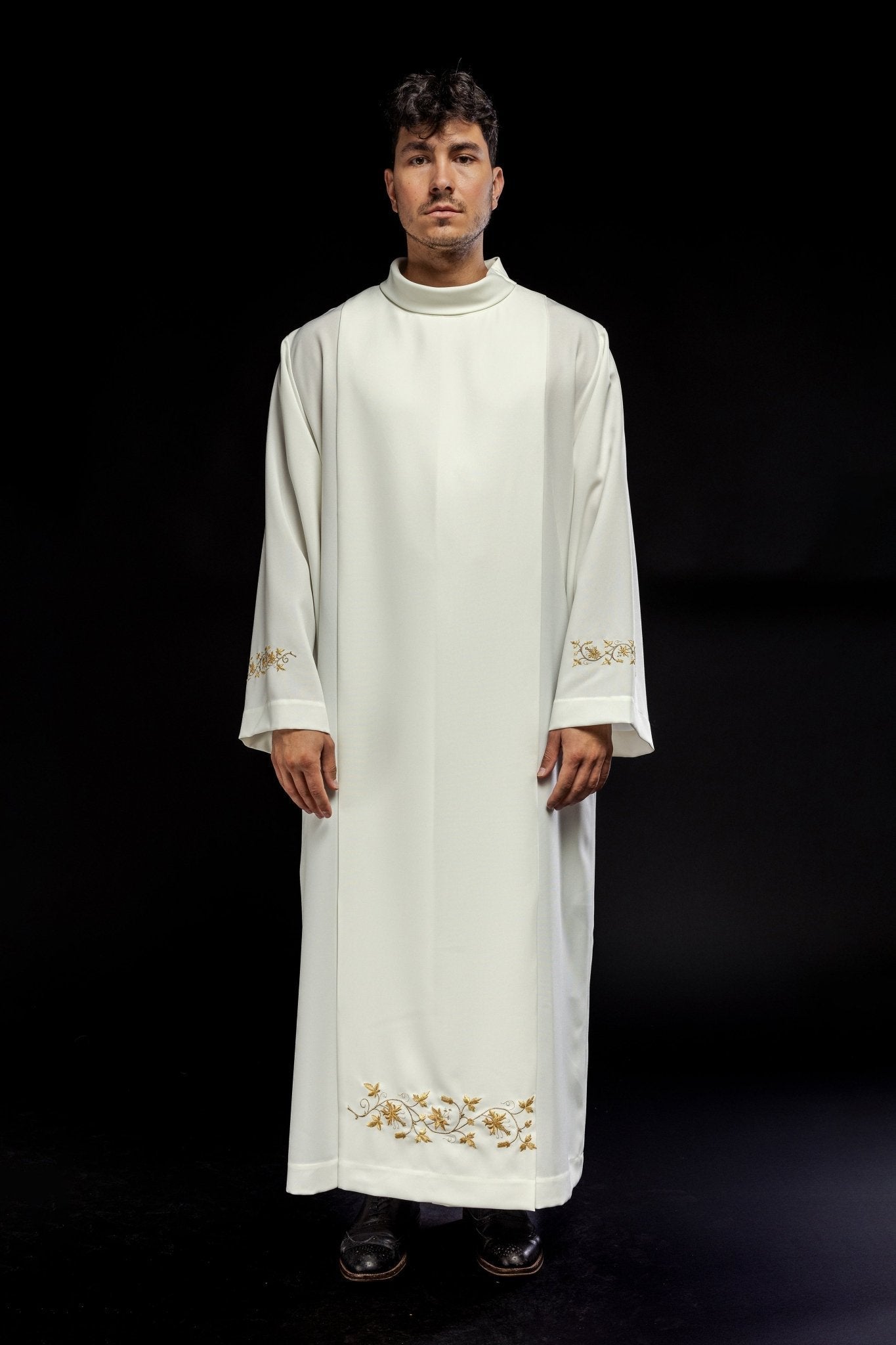 Camice Sacerdotale ricamato con collo alto Ecru KAB/005/05/12 135cm/164cm - PERILPRETE.IT
