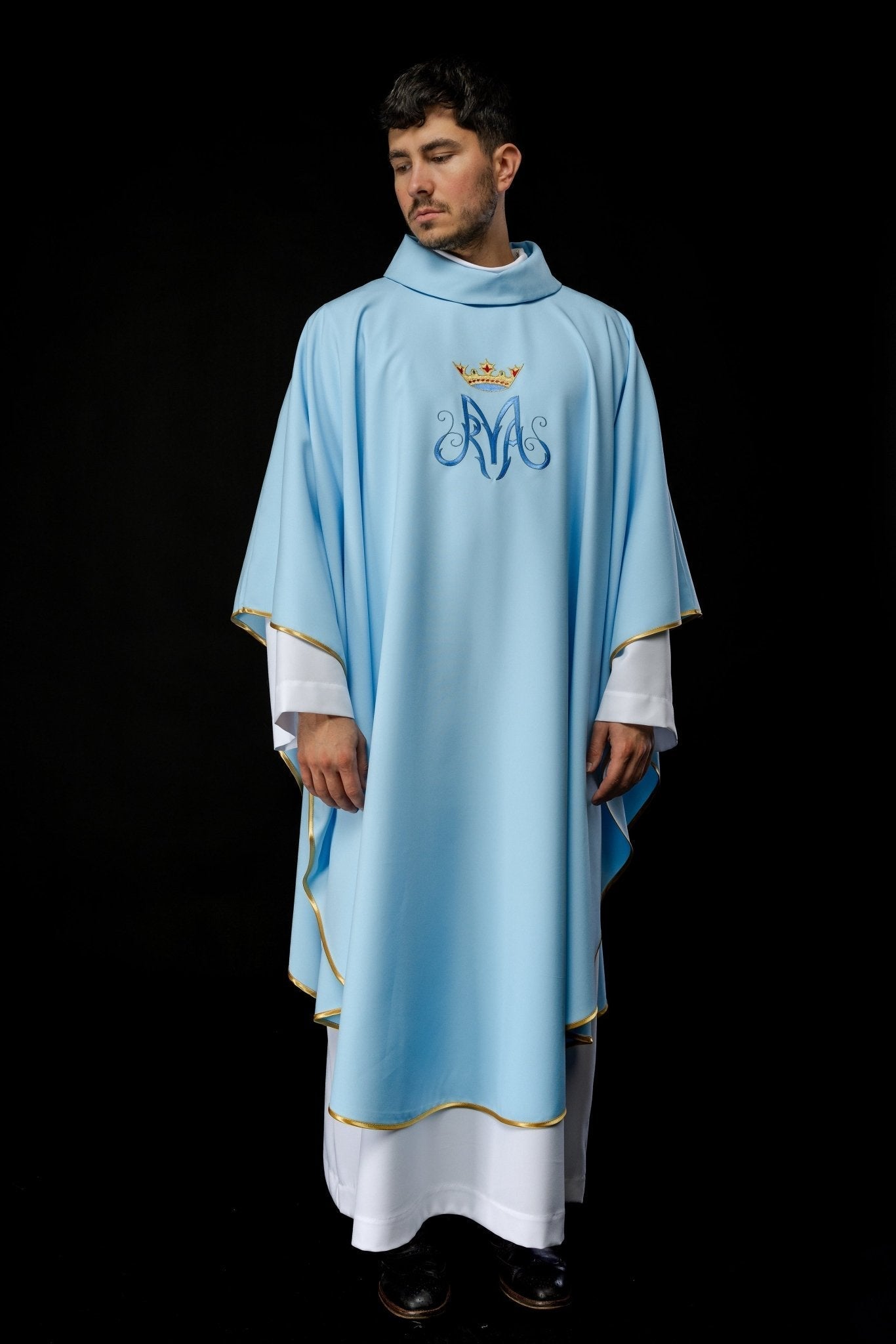 Casula Azzurra con stolone ricamato con Monogramma Mariano in blu KOR/127/06/12 NIEBIESKI - PERILPRETE.IT