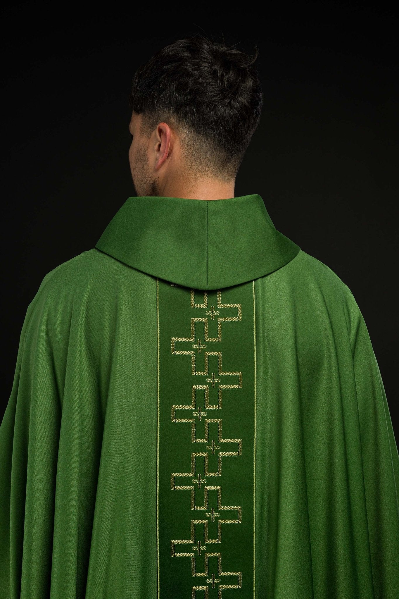 Casula con cintura riccamente ricamata con ricamo a croce in verde S-7060-01-53 - PERILPRETE.IT